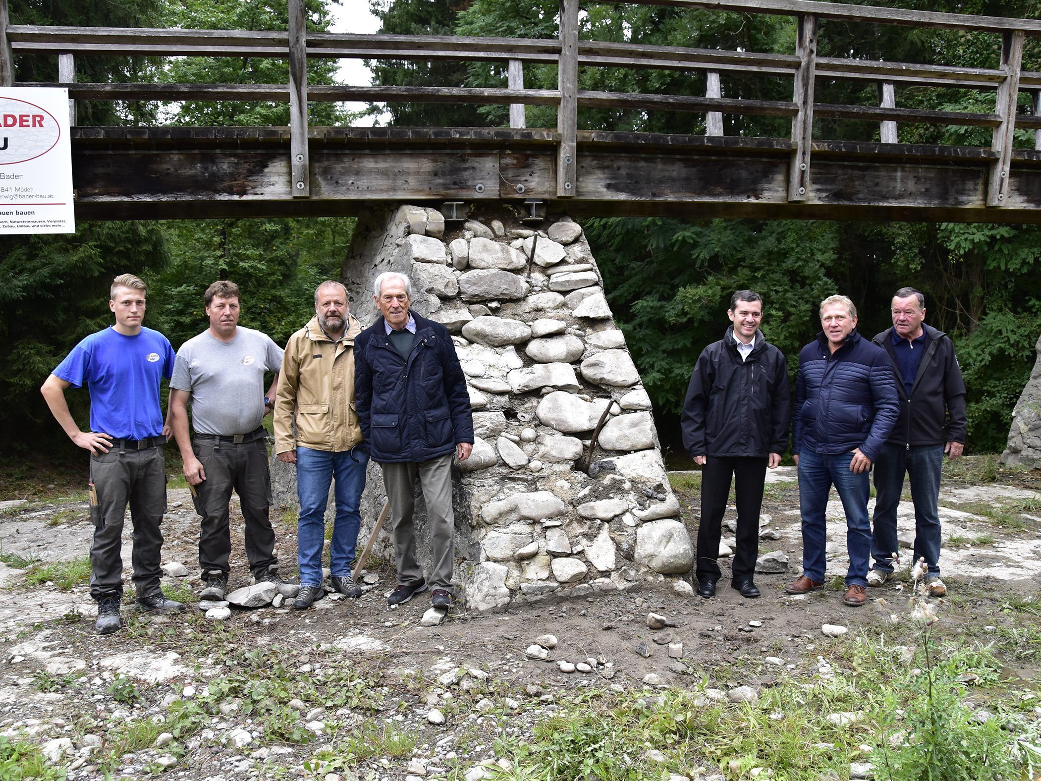 vl. Herwig Bader und Sohn (Bader Bau), Markus Lorenzi, Josef Bechtold (KulturGutTrift) Bürgermeister Martin Summer, Gabriel Marte und Karl Morscher (KulturGutTrift) vl. Herwig Bader und Sohn (Bader Bau), Markus Lorenzi, Josef Bechtold (KulturGutTrift) Bürgermeister Martin Summer, Gabriel Marte und Karl Morscher (KulturGutTrift)