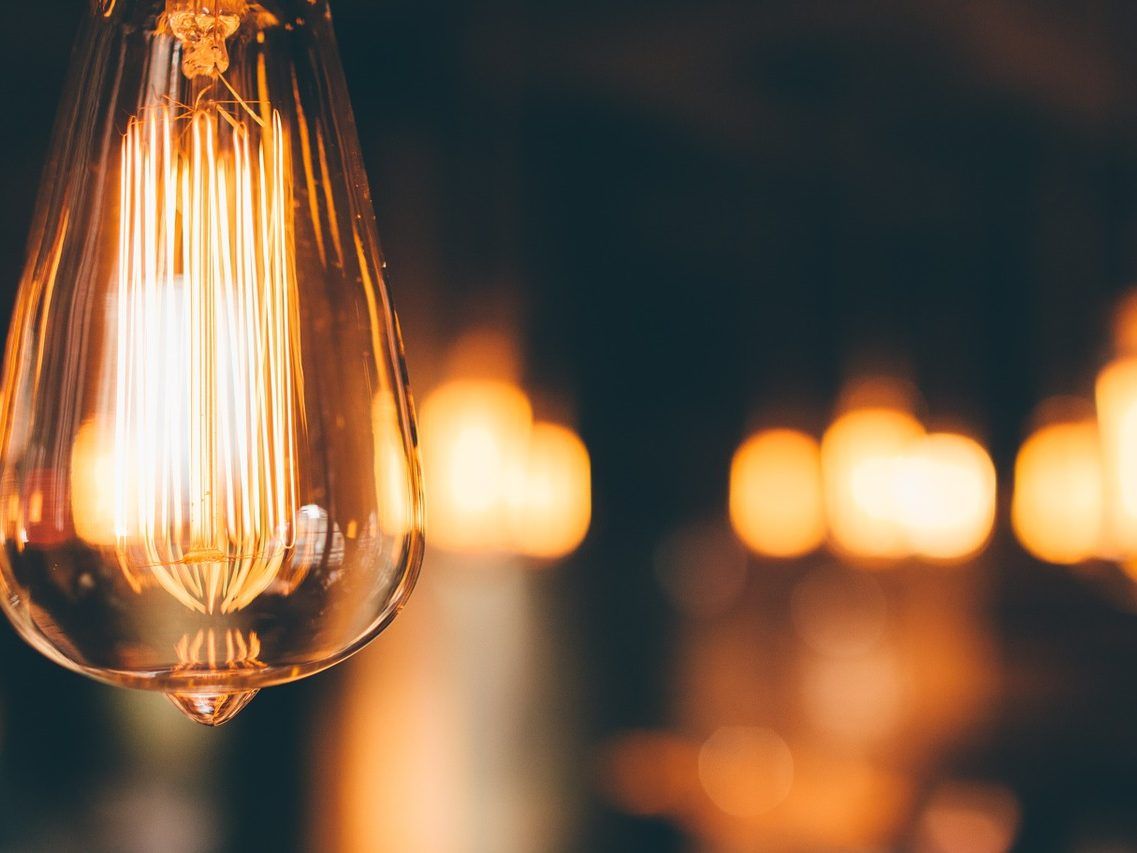 Welches Vorteil bringen smarte Lampen im Gegensatz zu "normalen" Glühbirnen? Welches Vorteil bringen smarte Lampen im Gegensatz zu "normalen" Glühbirnen?