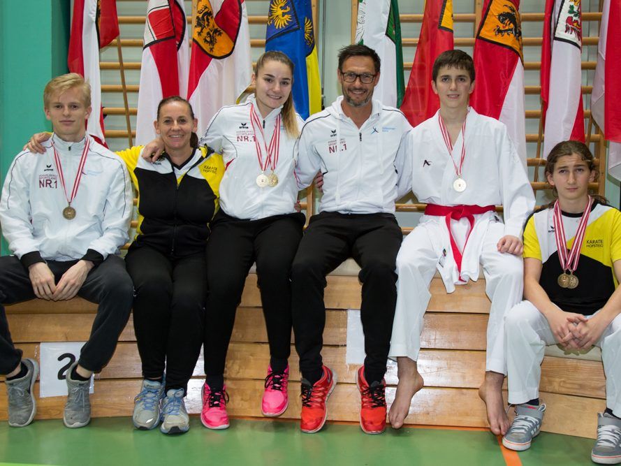 v.l. Vincent Forster, Andrea Forster, Marijana Maksimovic, Gerhard Grafoner, Demirel Mujagic, Dzenis Mujagic v.l. Vincent Forster, Andrea Forster, Marijana Maksimovic, Gerhard Grafoner, Demirel Mujagic, Dzenis Mujagic
