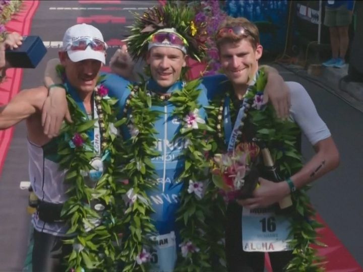 Patrick Lange gewinnt den Ironman mit Rekordzeit. Patrick Lange gewinnt den Ironman mit Rekordzeit.