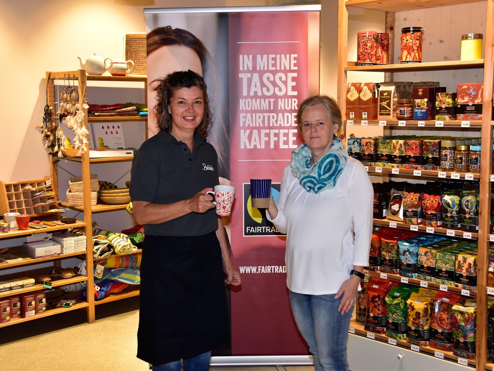 Wer bis 31. Oktober mit seiner Tasse in den Weltladen an der Ringstraße 15 kommt, erhält einen kostenlosen Fairtrade-Kaffee. Wer bis 31. Oktober mit seiner Tasse in den Weltladen an der Ringstraße 15 kommt, erhält einen kostenlosen Fairtrade-Kaffee.