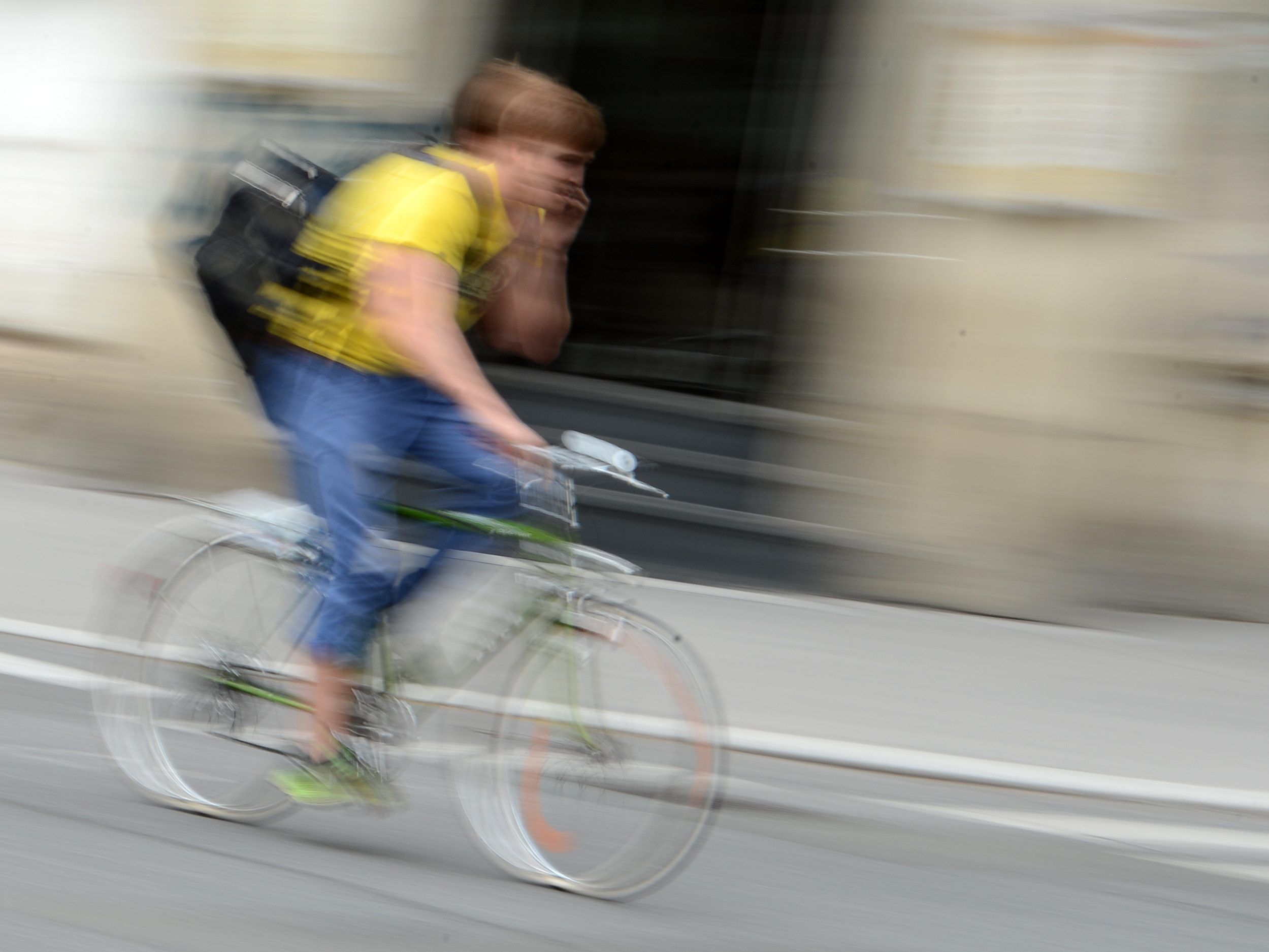 Der Fahrradfahrer zog sich tödliche Verletzungen zu.