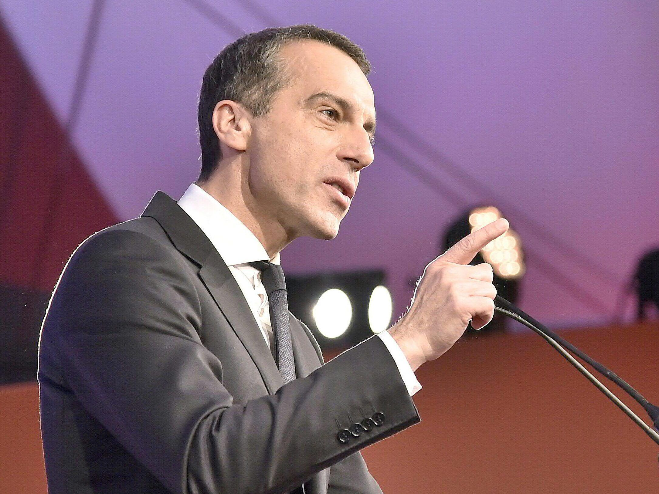 Kern: "Ich hätte das unserem Land gerne erspart". Kern: "Ich hätte das unserem Land gerne erspart".