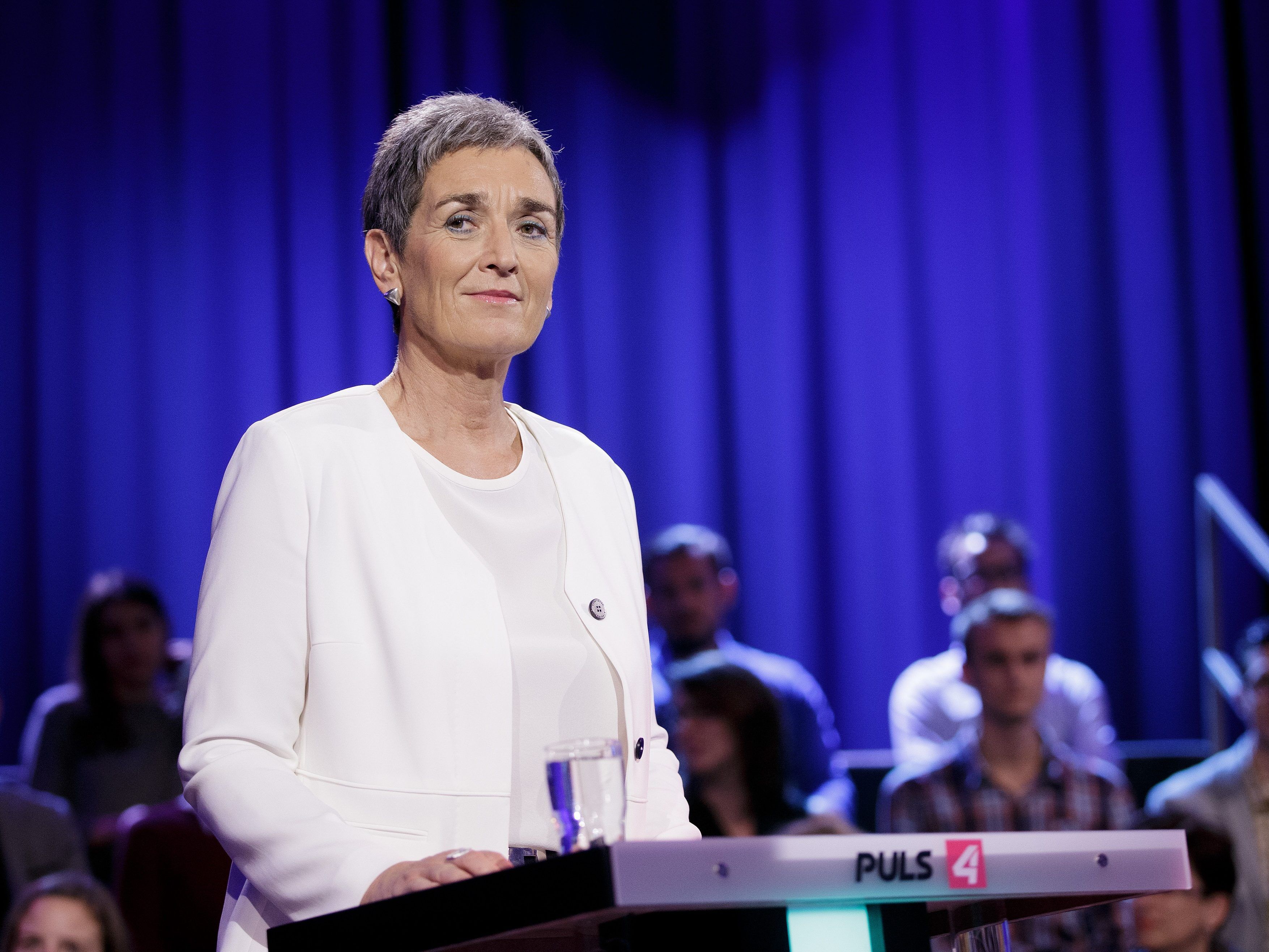 Die Grüne Spitzenkandidatin Ulrike Lunacek hat es in diesem Wahlkampf nicht leicht. Die Grüne Spitzenkandidatin Ulrike Lunacek hat es in diesem Wahlkampf nicht leicht.