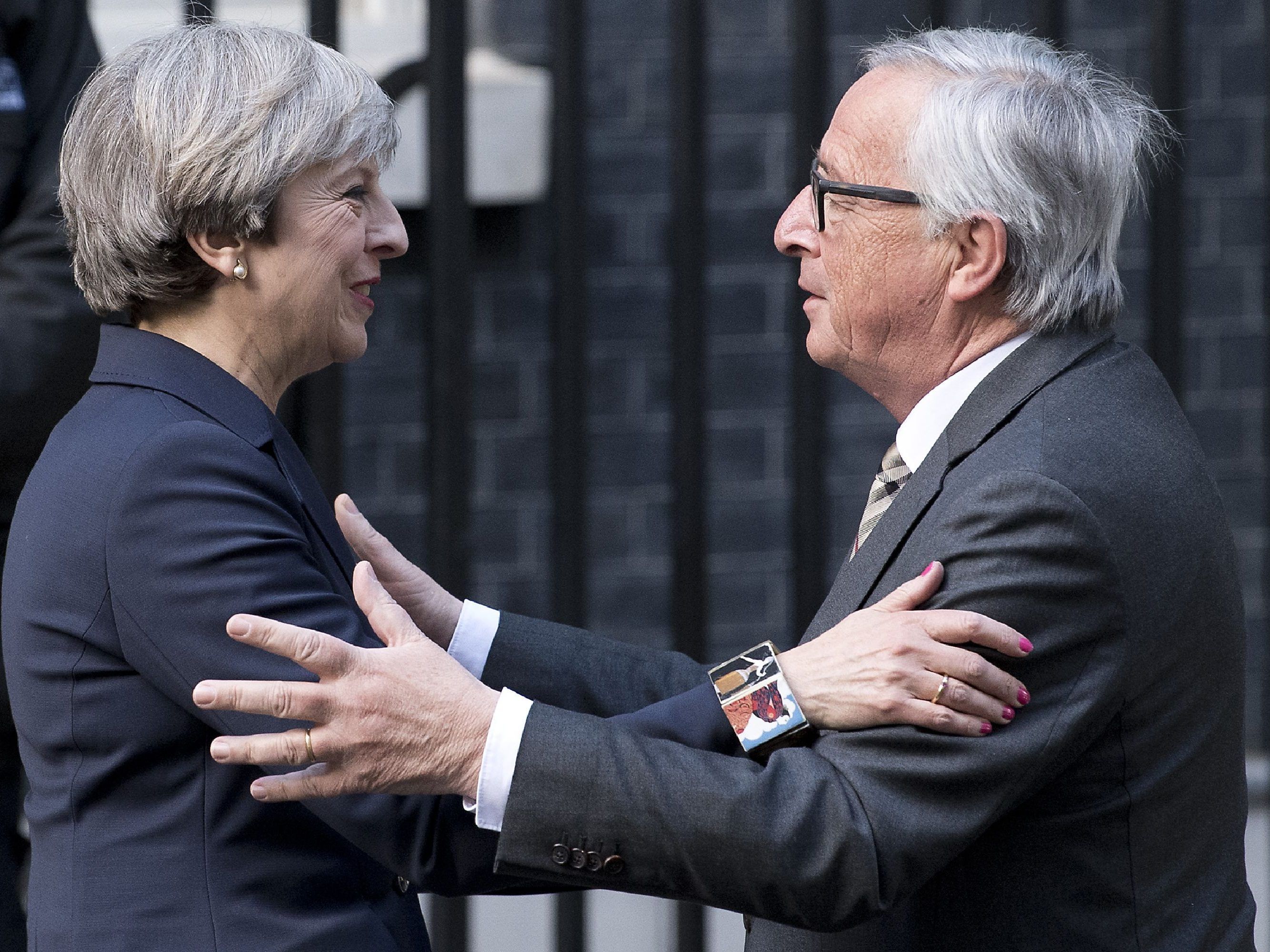 Merkel reagierte wütend auf das Treffen zwischen Jucker und May.