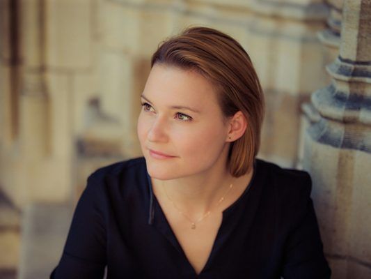 Pianistin Alena Sojer