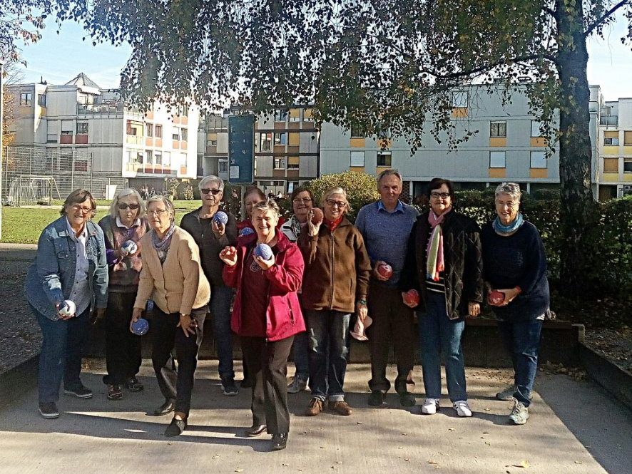 Viel Spaß beim Spielen hat die Boccia Gruppe des Pensionistenverbandes Viel Spaß beim Spielen hat die Boccia Gruppe des Pensionistenverbandes