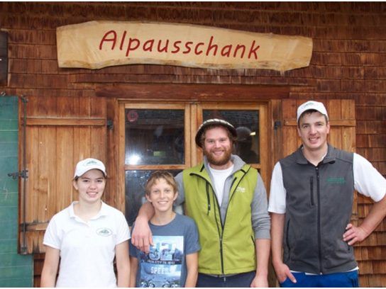 Lukas Metzler und sein Team erzielten mit dem Gamperdona-Alpkäse eine Goldmedaille. Lukas Metzler und sein Team erzielten mit dem Gamperdona-Alpkäse eine Goldmedaille.
