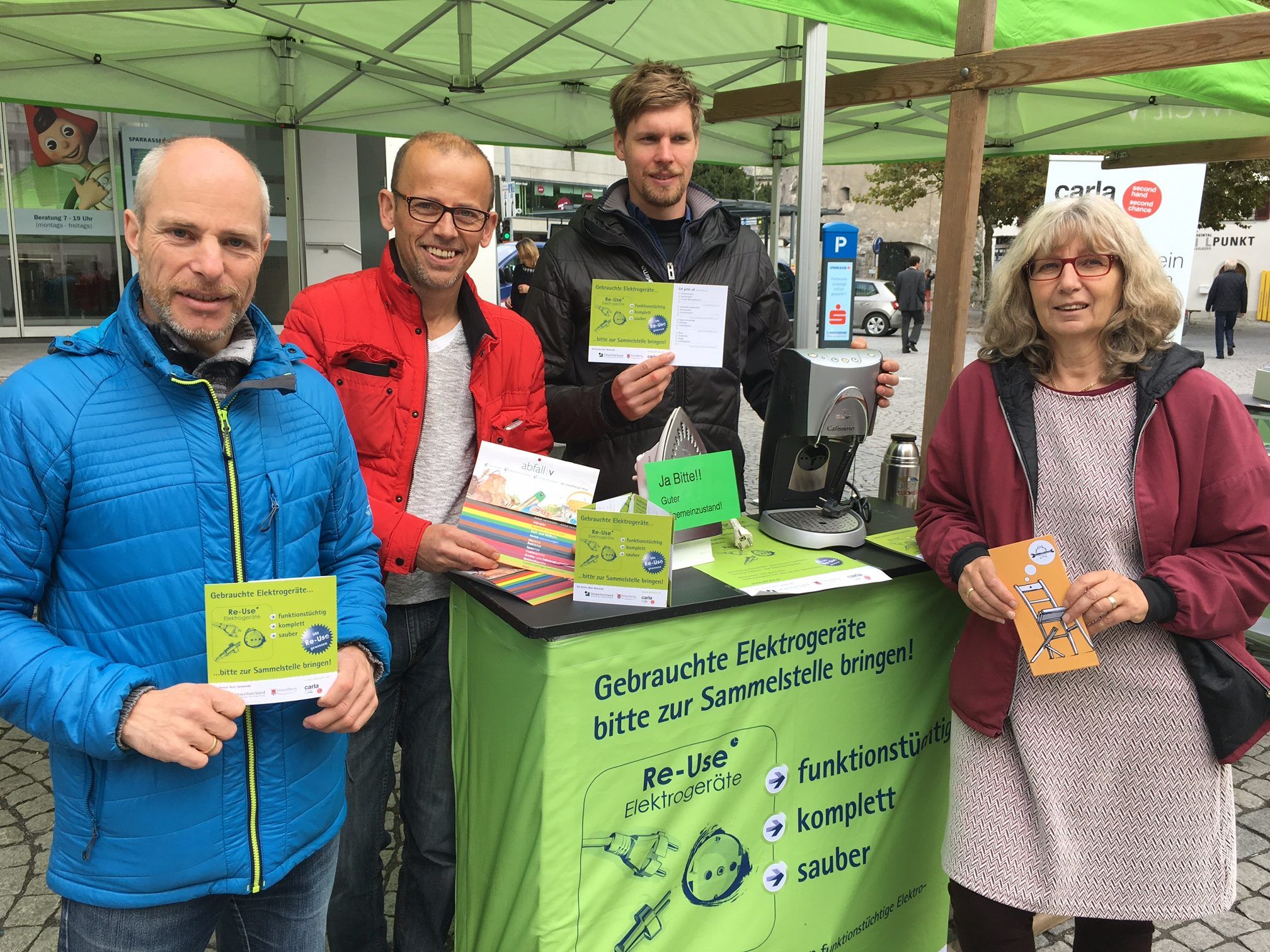 v.li.: Jürgen Ulmer, Umweltverband, Fritz Fuchsberger, Carla Projektleiter Elektro, Aaron Oberscheider, Umweltverband Abfallwirtschaftsmanagement sowie Marlene Thalhammer, STR für Abfallwirtschaft in Feldkirch. v.li.: Jürgen Ulmer, Umweltverband, Fritz Fuchsberger, Carla Projektleiter Elektro, Aaron Oberscheider, Umweltverband Abfallwirtschaftsmanagement sowie Marlene Thalhammer, STR für Abfallwirtschaft in Feldkirch.