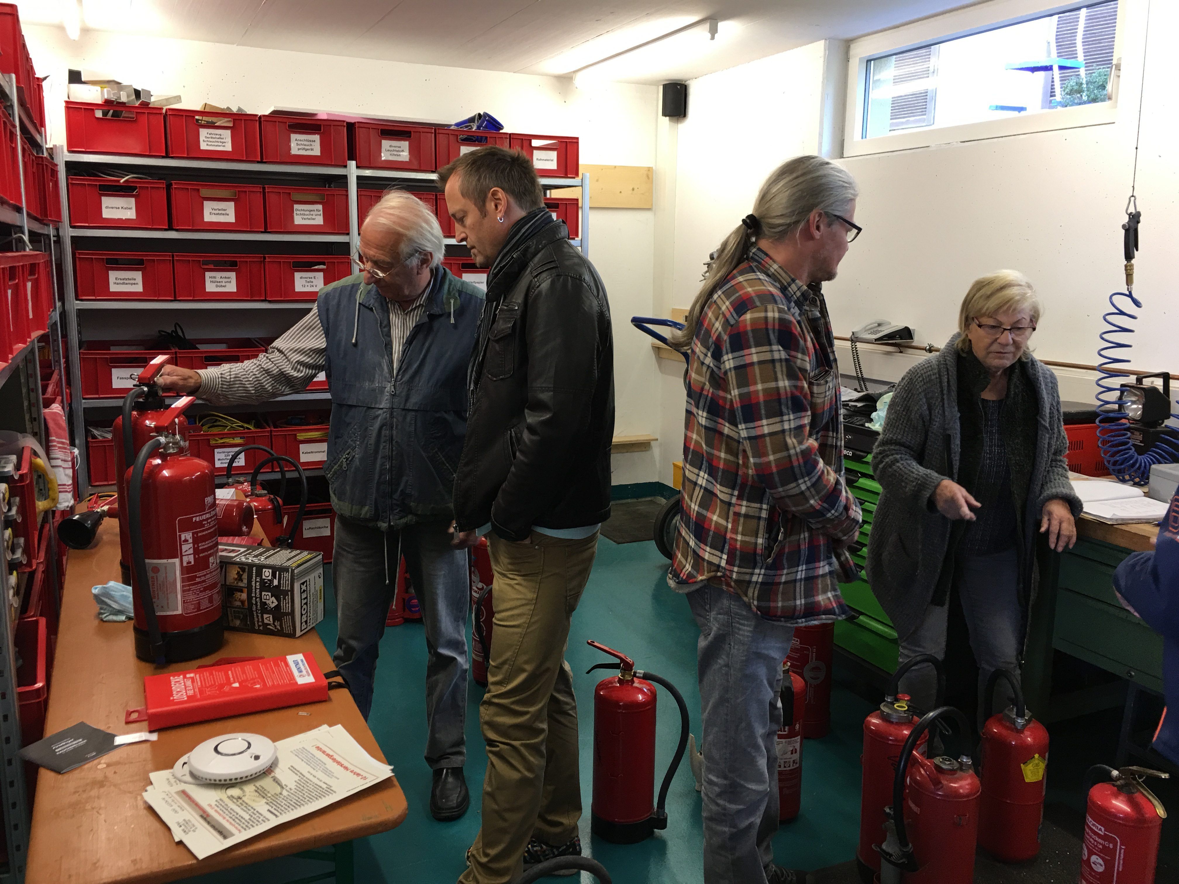 Feuerlöscher Prüfaktion Zwischenwasser Feuerlöscher Prüfaktion Zwischenwasser