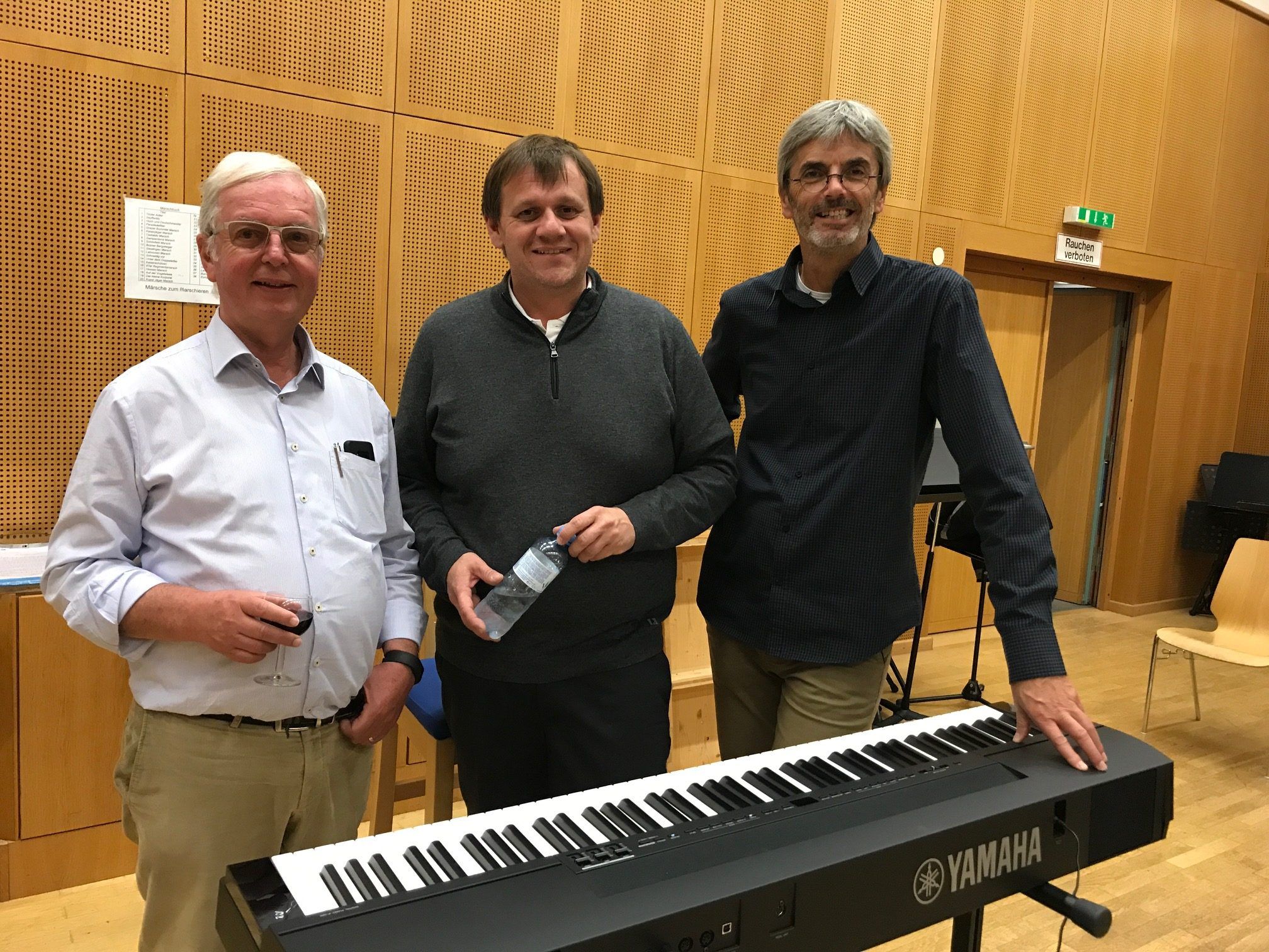 Obmann Hans Getzner und Chorleiter Mario Planer mit Stadtrat Christoph Thoma Obmann Hans Getzner und Chorleiter Mario Planer mit Stadtrat Christoph Thoma