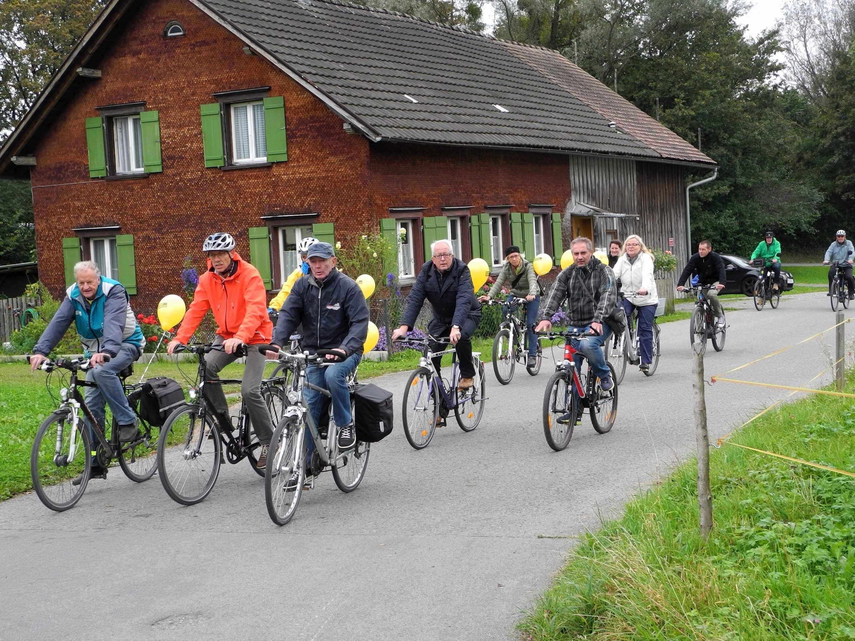 Einladung zur Abschlussveranstaltung des RADIUS Fahrrad-Wettbewerbes 2017 im Leiblachtal mit Fahrradparade und Preisverlosung.