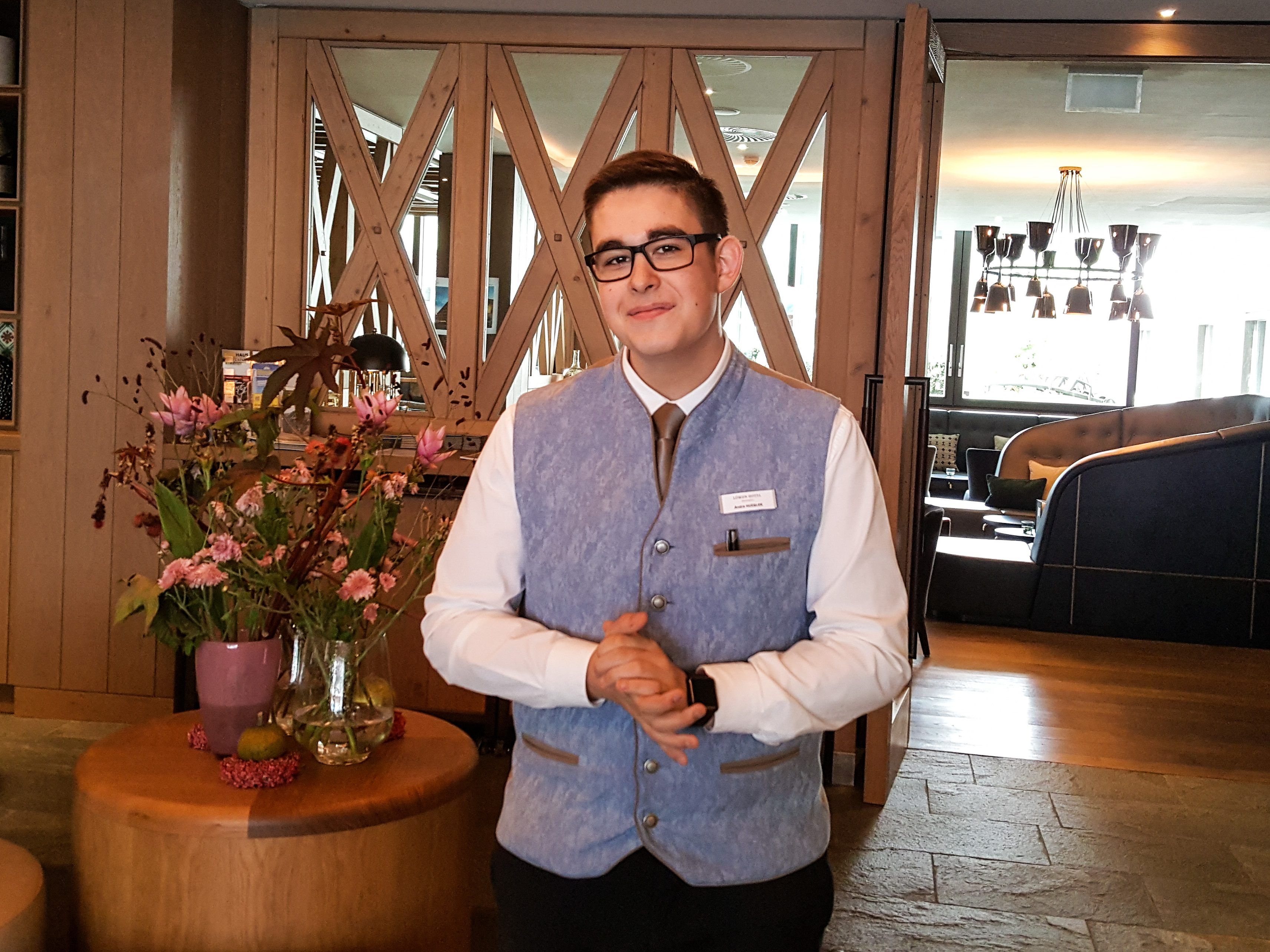 Andre Hübler, Lehrling für Hotel- und Gewerbeassistent, vom Löwen Hotel Montafon Andre Hübler, Lehrling für Hotel- und Gewerbeassistent, vom Löwen Hotel Montafon