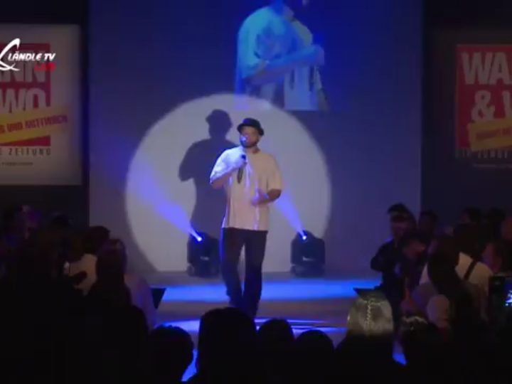 Falls es mit dem Modeln nicht klappt, hat Giuliano auch gute Chancen auf eine Gesangskarriere.. Falls es mit dem Modeln nicht klappt, hat Giuliano auch gute Chancen auf eine Gesangskarriere..