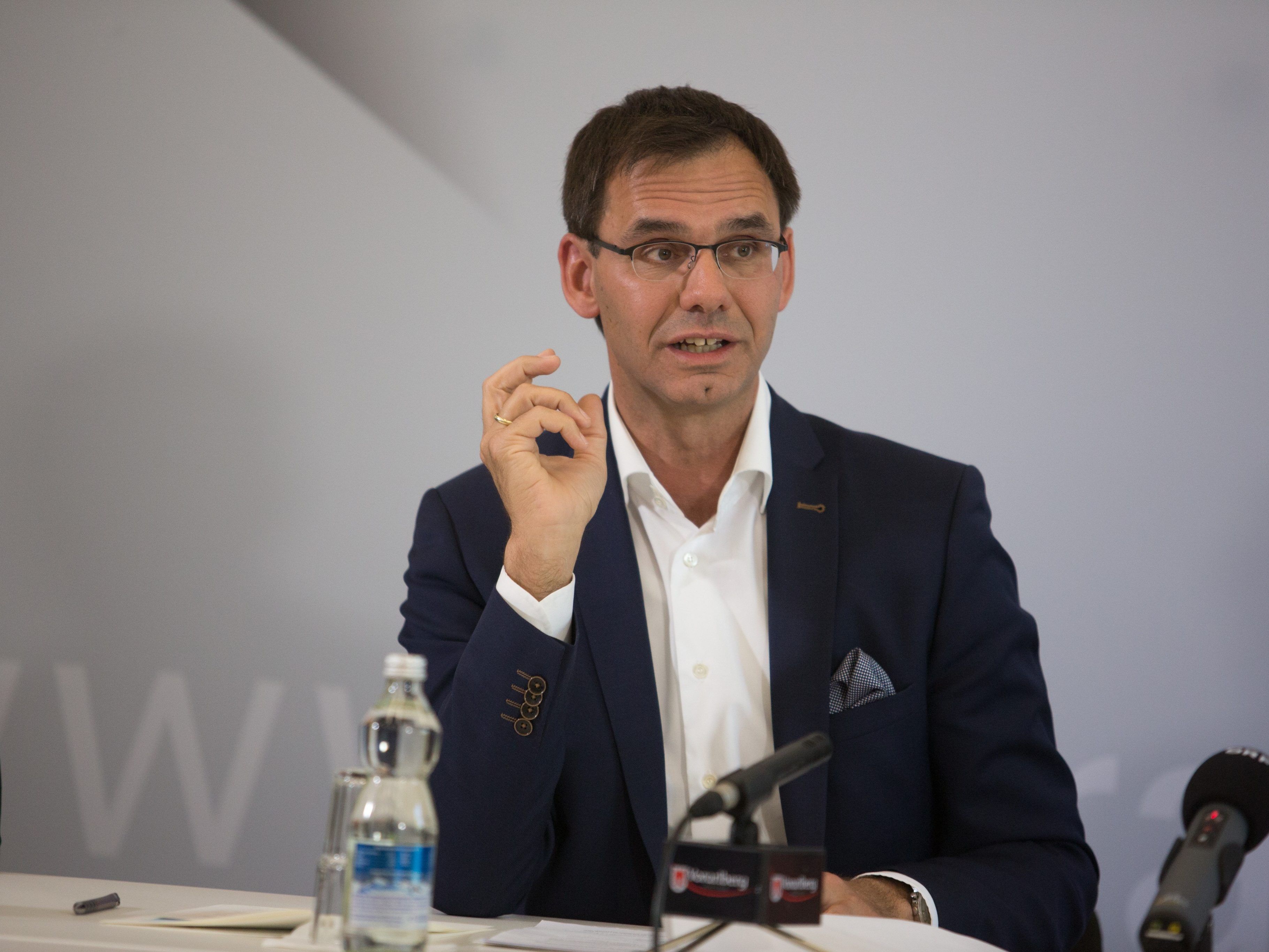 Die ÖVP hält sich bei den Koalitionsverhandlungen alle Möglichkeiten offen. Die ÖVP hält sich bei den Koalitionsverhandlungen alle Möglichkeiten offen.