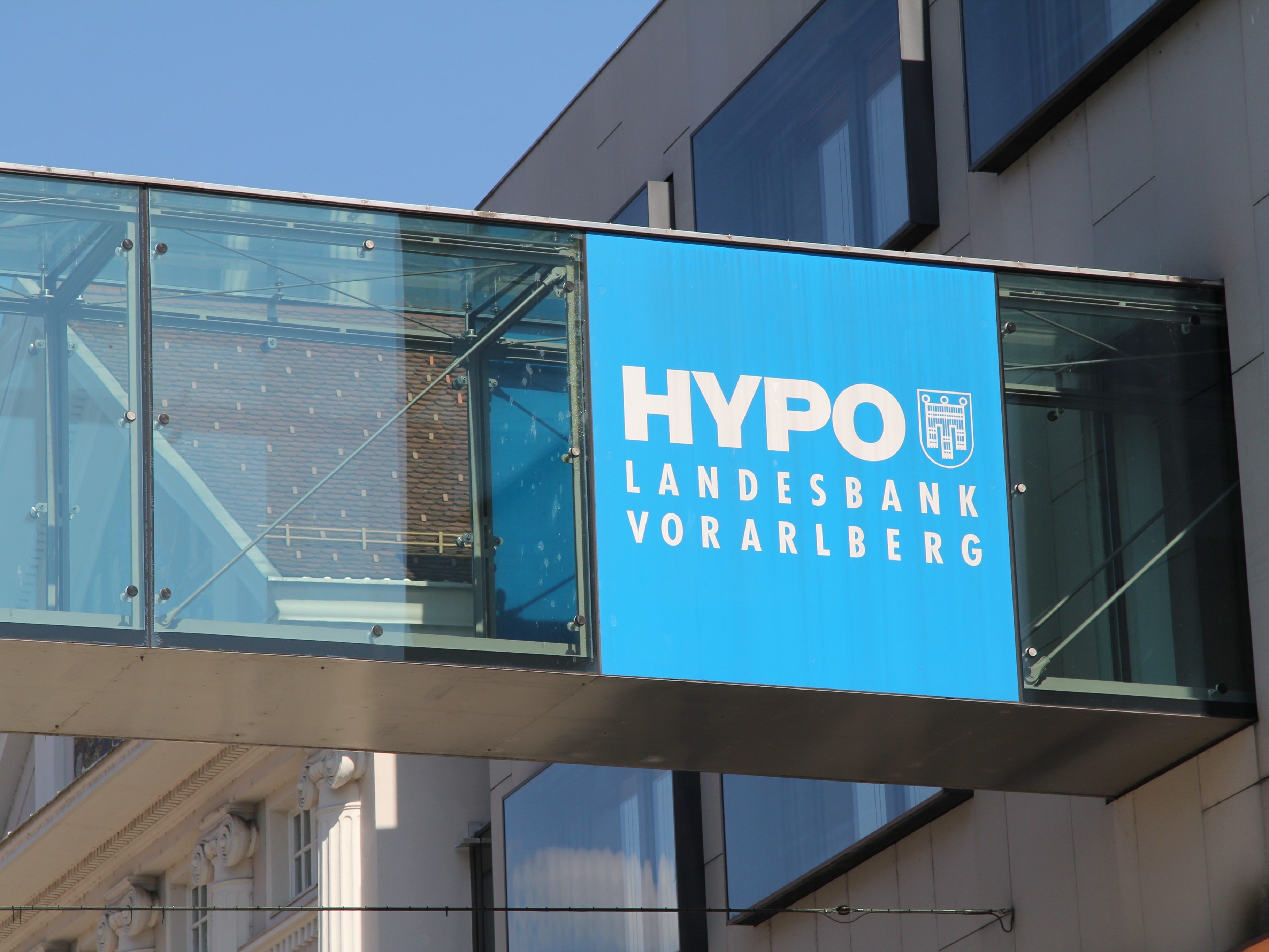 Die Hypo Vorarlberg Bank AG hat ihre Eigenmittel mit einer Nachranganleihe weiter gestärkt. Die Hypo Vorarlberg Bank AG hat ihre Eigenmittel mit einer Nachranganleihe weiter gestärkt.