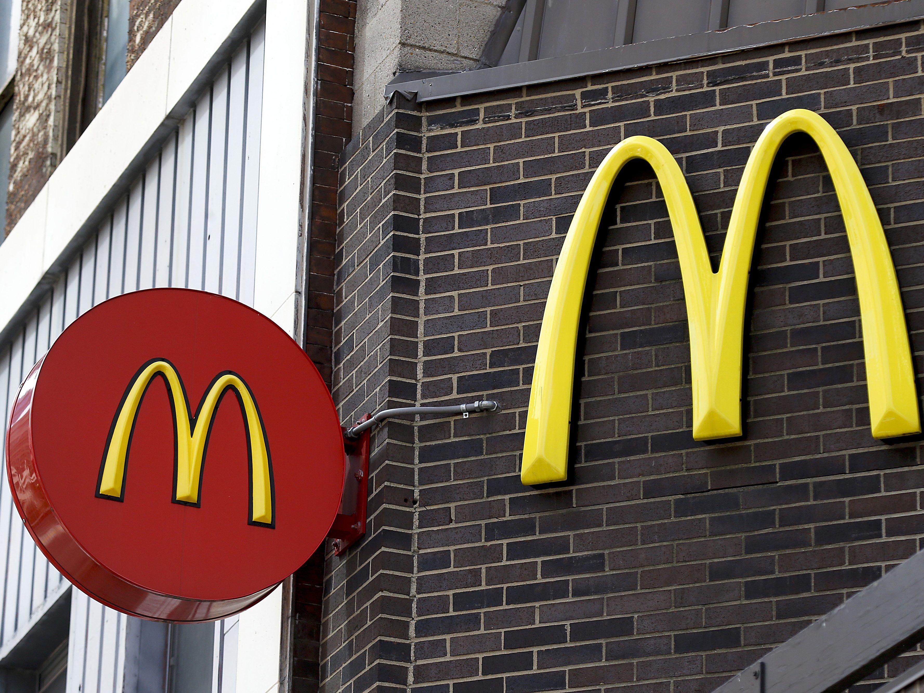 Der Fast-Food Konzern McDonald's startete in Singapur eine Initiative gegen Handy-Sucht.