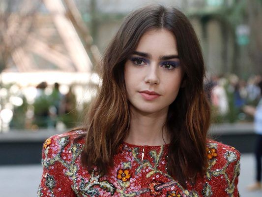 Lily Collins, die Tochter von Phil Collins.