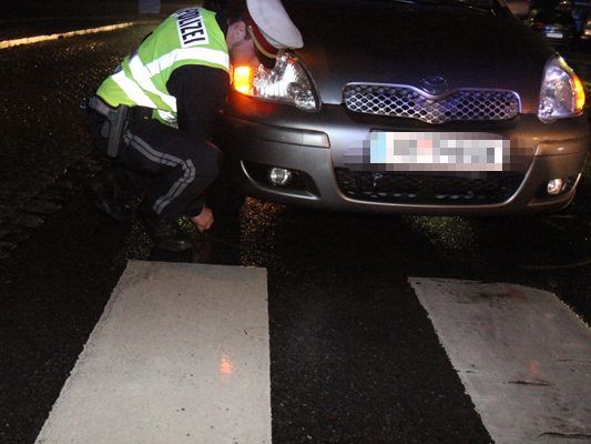 Auf einem Schutzweg in Hoehenems wurden zwei Mädchen leicht verletzt.