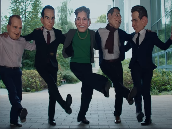 XXXLutz's "Wahlsong" sorgte beim Werberat für Beschwerden. XXXLutz's "Wahlsong" sorgte beim Werberat für Beschwerden.