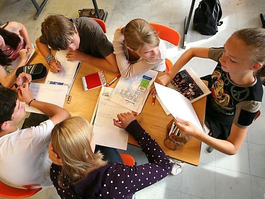 Mädchen schneiden in allen Ländern besser als Burschen ab