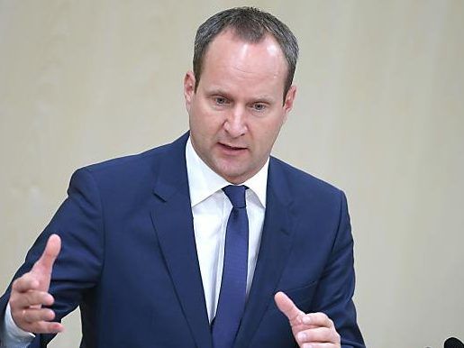 NEOS-Chef Strolz sieht in schwarz-blauen Plänen echte "Chancen-Killer" NEOS-Chef Strolz sieht in schwarz-blauen Plänen echte "Chancen-Killer"