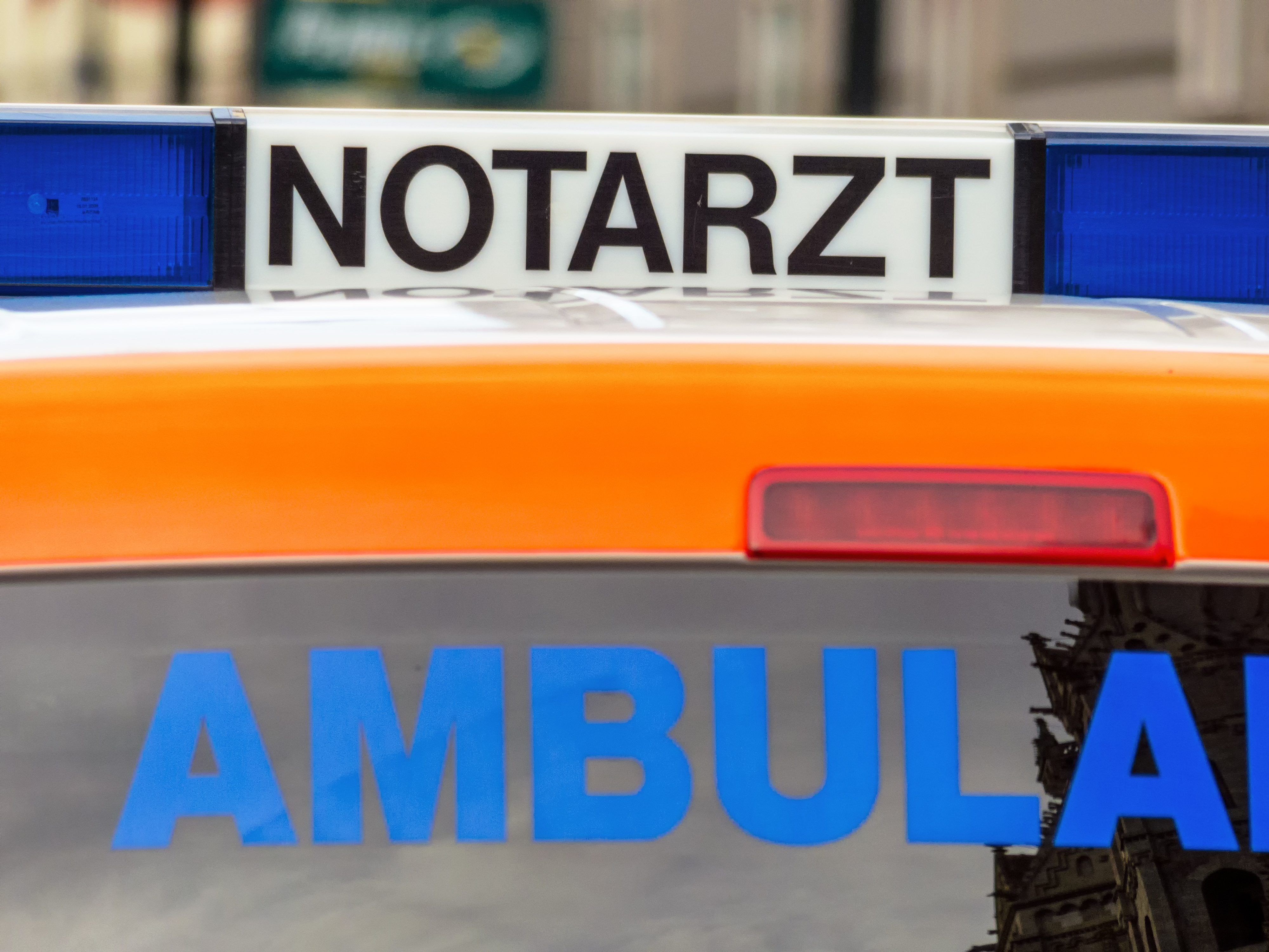 Kind bei Unfall schwer verletzt.
