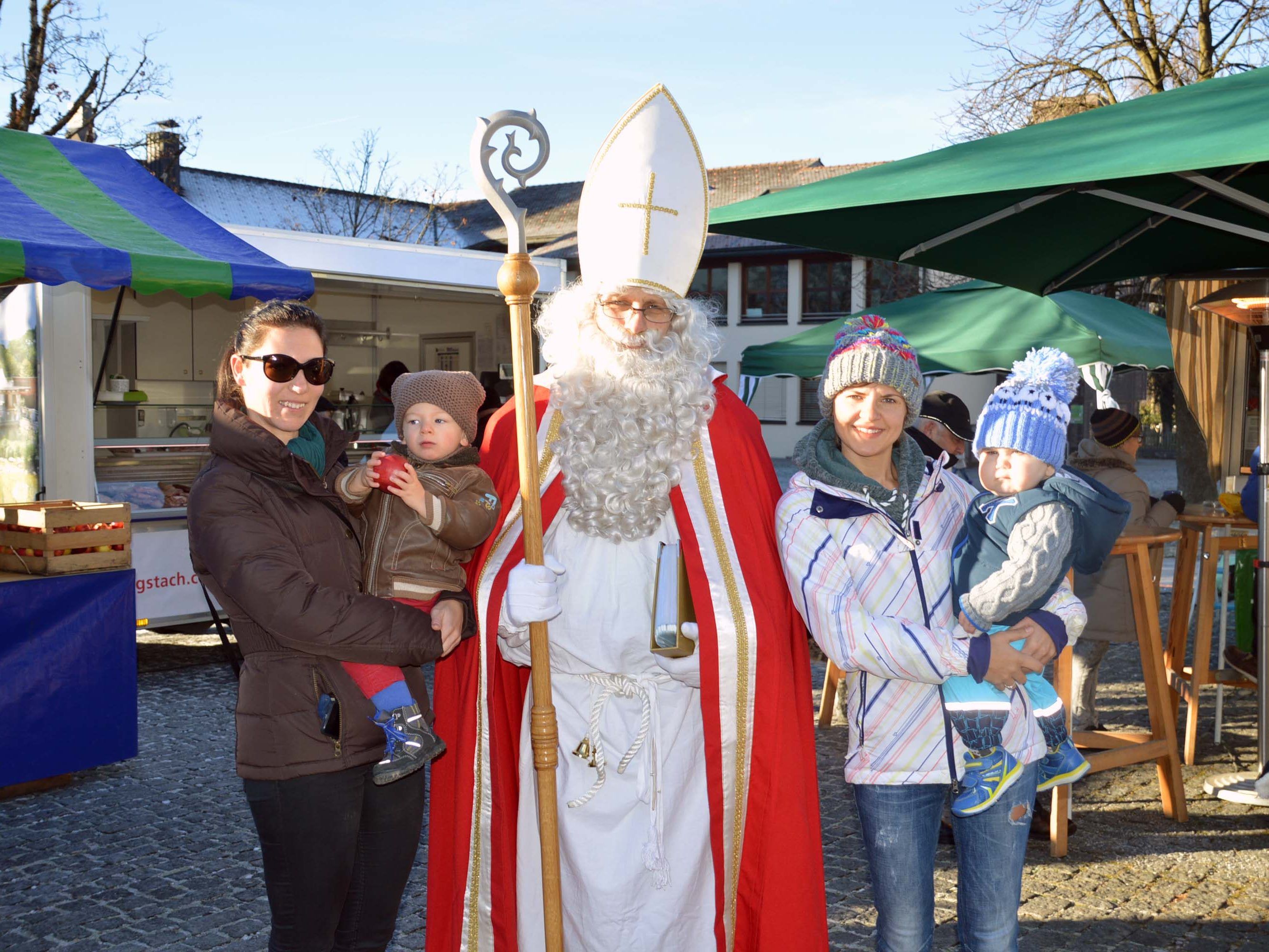 Am Mittwoch, 6. Dezember, besucht der Nikolaus den Rankler Wochenmarkt. Am Mittwoch, 6. Dezember, besucht der Nikolaus den Rankler Wochenmarkt.