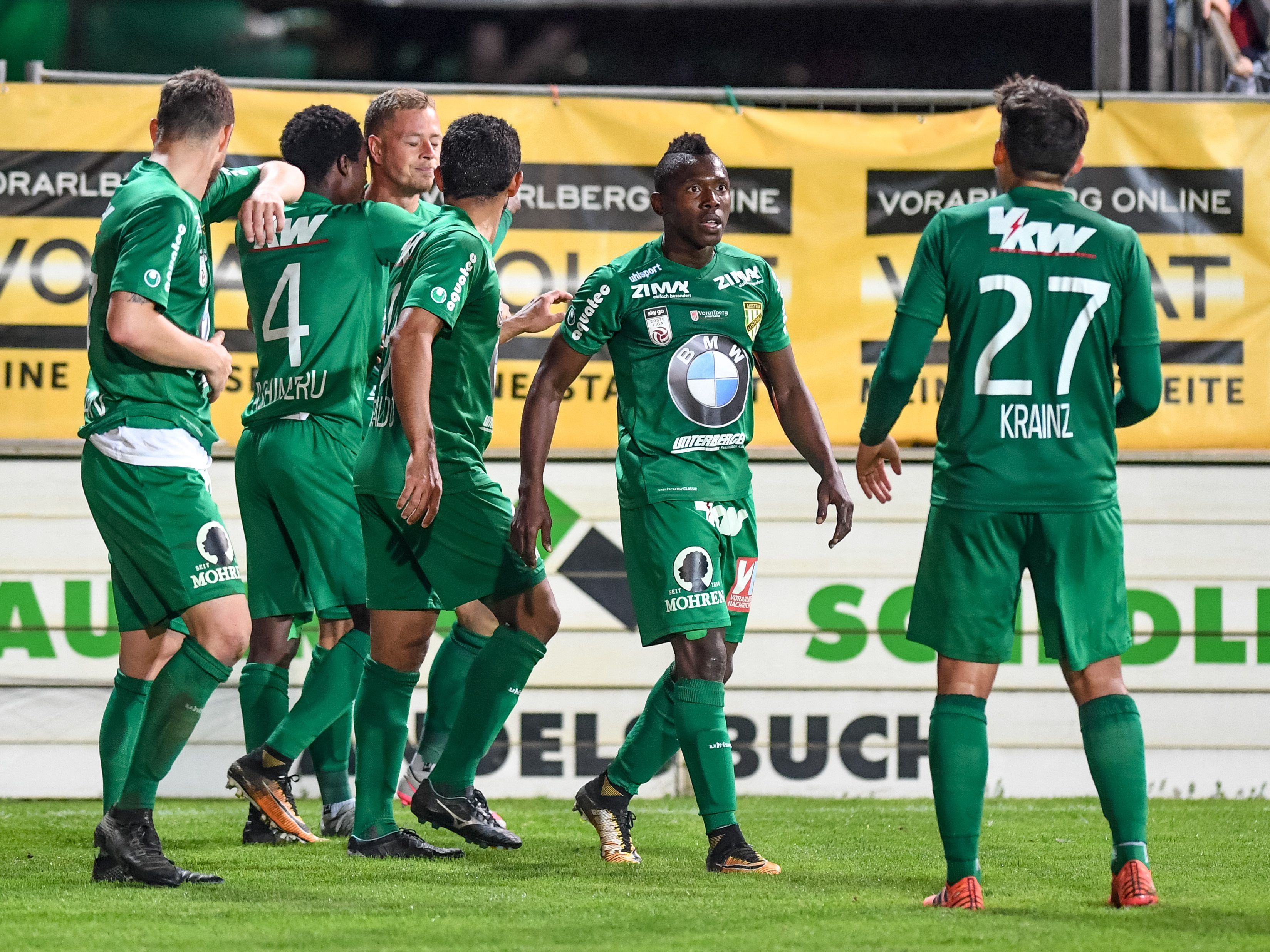 Im letzten Auswärtsspiel des Jahres sitzt erstmals ein Trainer-Quartett auf der Bank.