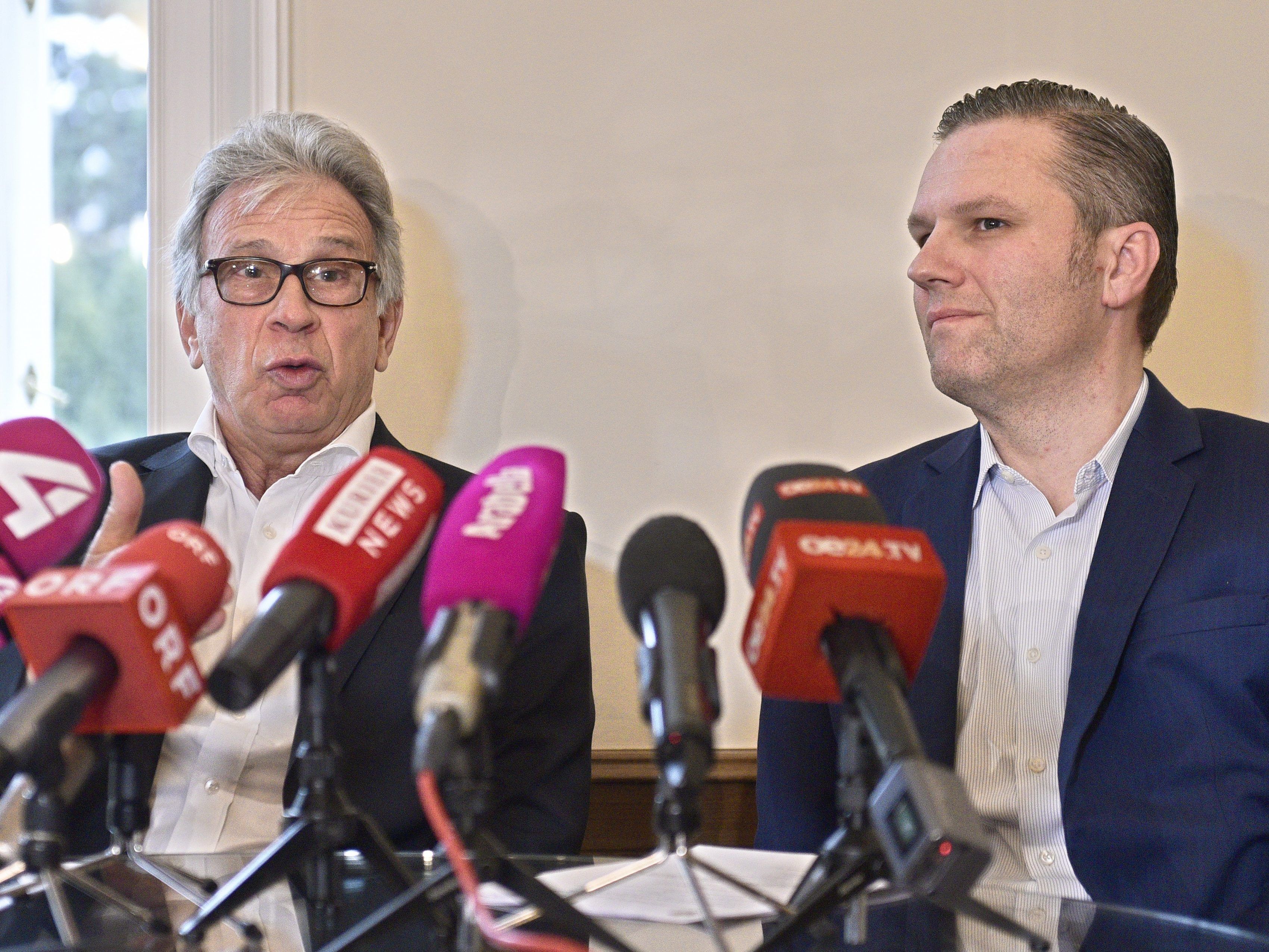 Die Waffe kann sich laut den Rechtsvertretern beim Runterfallen laden. Die Waffe kann sich laut den Rechtsvertretern beim Runterfallen laden.
