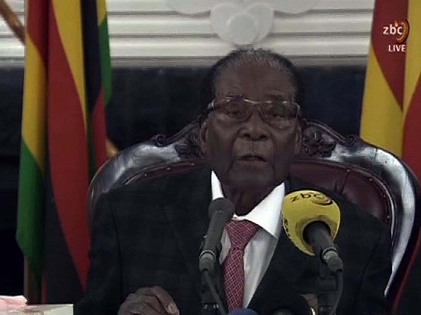 Nach fast 40 Jahren an der Macht ist Simbabwes Präsident Robert Mugabe zurückgetreten.