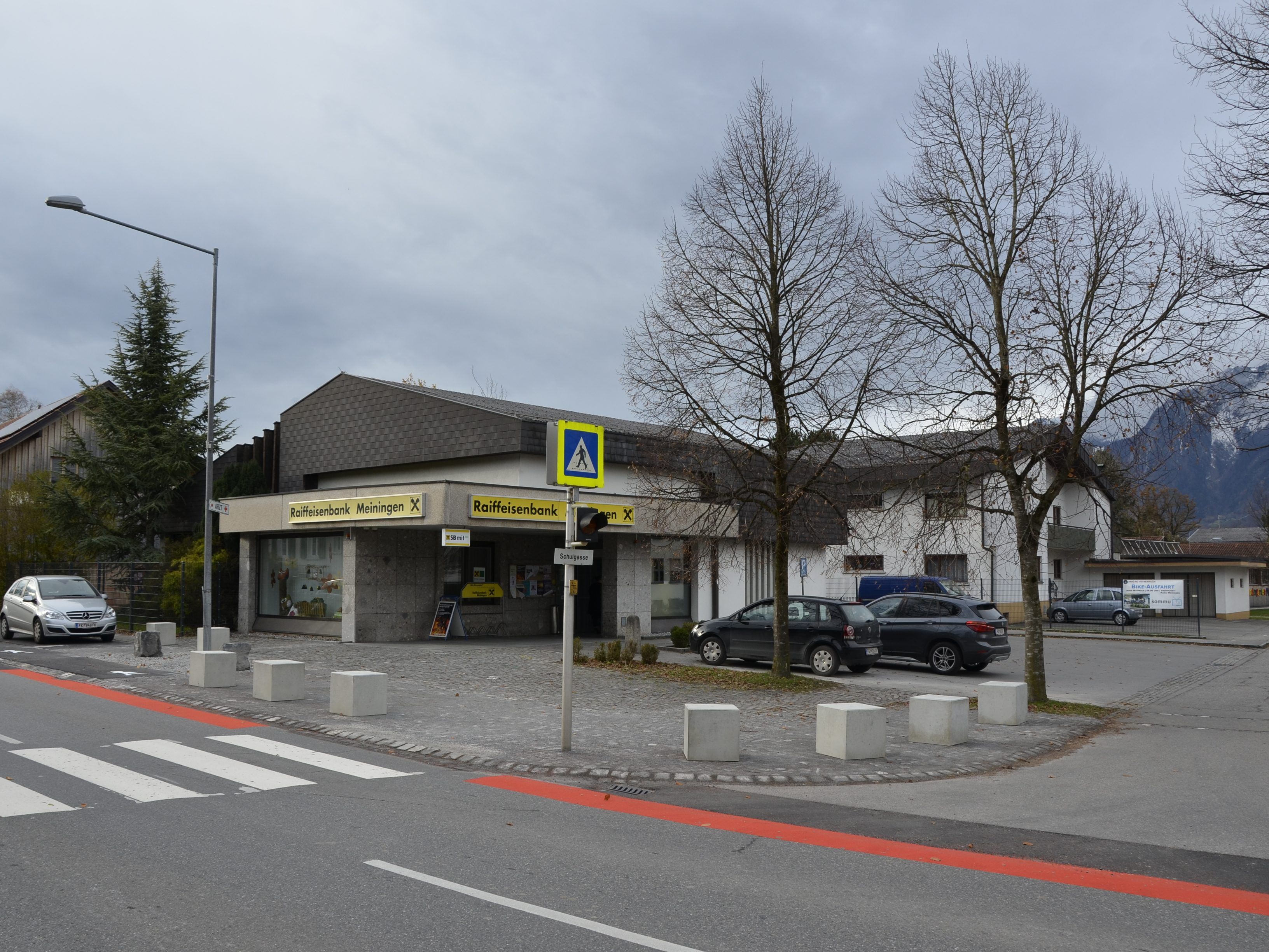 Mehr Übersicht an der Kreuzung Schweizerstraße / Schulgasse.