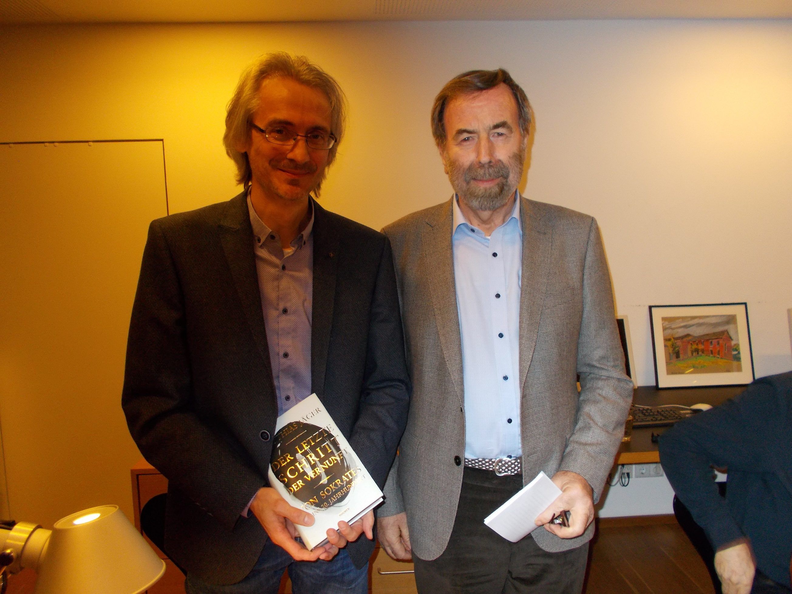 Matthias Jäger präsentierte sein neues Buch, dabei hielt Dr. Arnulf Häfele die Eröffnungsrede Matthias Jäger präsentierte sein neues Buch, dabei hielt Dr. Arnulf Häfele die Eröffnungsrede