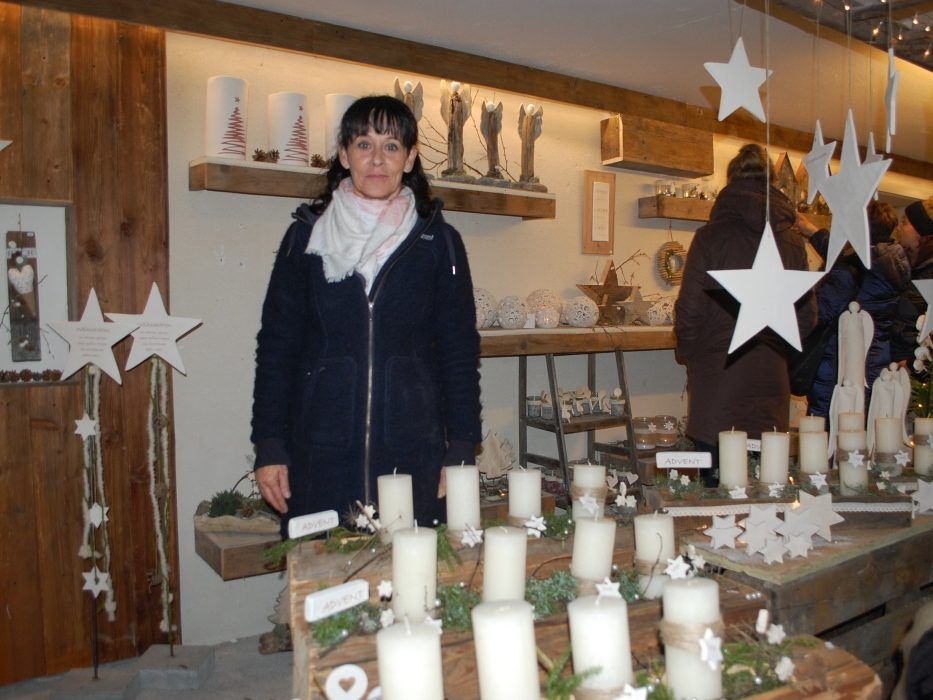 Gabi Vonderleu konnte zahlreiche Besucher zu ihrer Ausstellung begrüßen