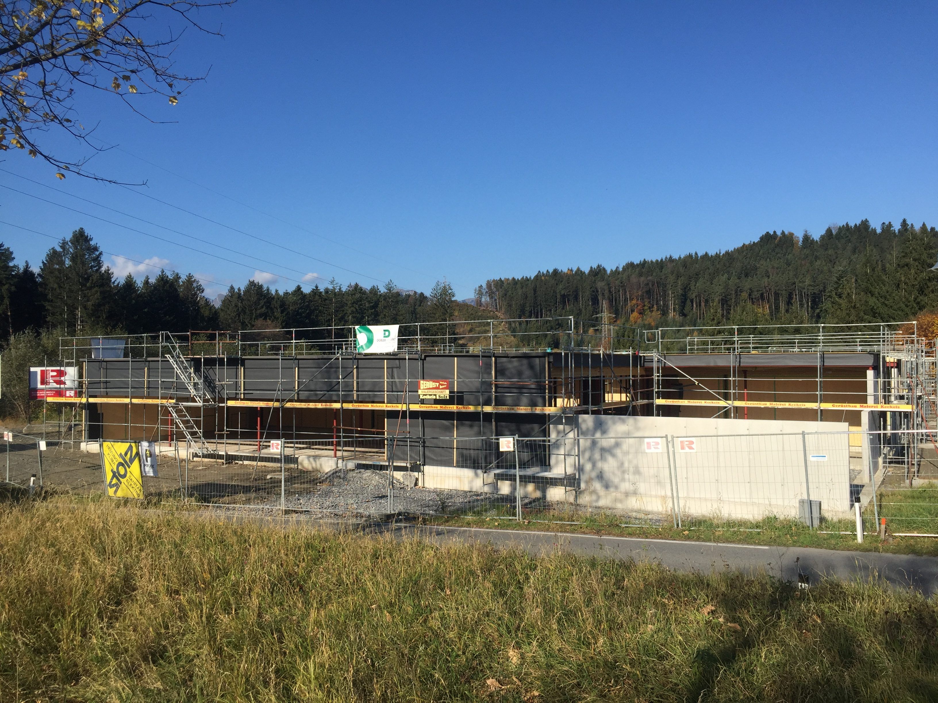 Das Gebäude für das Kinderhaus in Göfis-Hofen steht bereits. In Zukunft werden hier Kinder im Alter von eineinhalb bis Schuleintritt betreut. Das Gebäude für das Kinderhaus in Göfis-Hofen steht bereits. In Zukunft werden hier Kinder im Alter von eineinhalb bis Schuleintritt betreut.