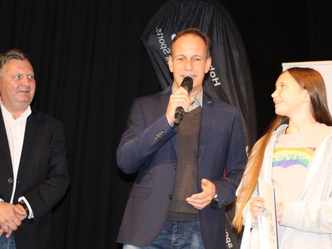 Alexa Nussbaumer wurde von Dieter Egger und Friedl Dold ausgezeichnet Alexa Nussbaumer wurde von Dieter Egger und Friedl Dold ausgezeichnet