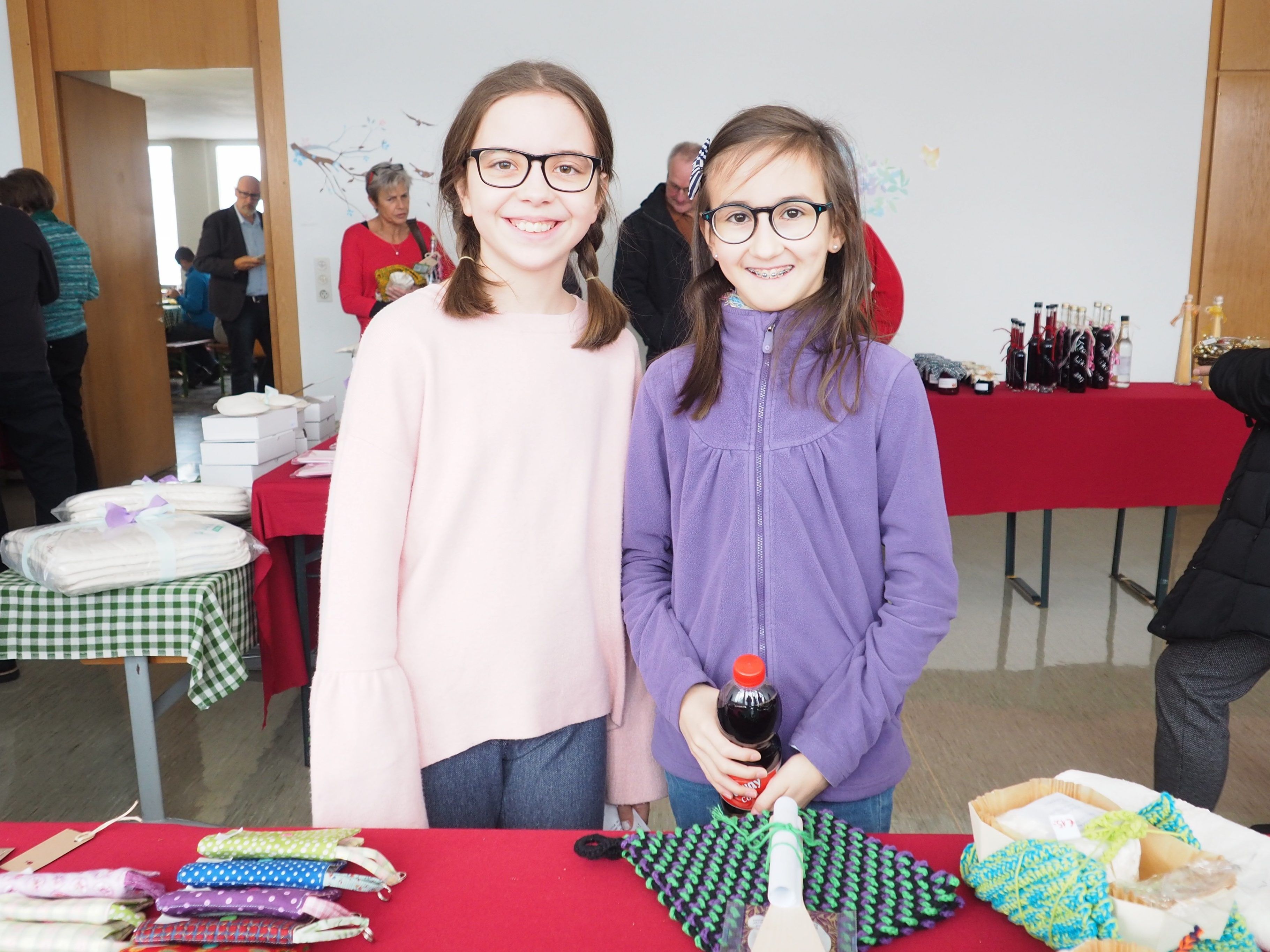 Klara und Lena auf dem bunten