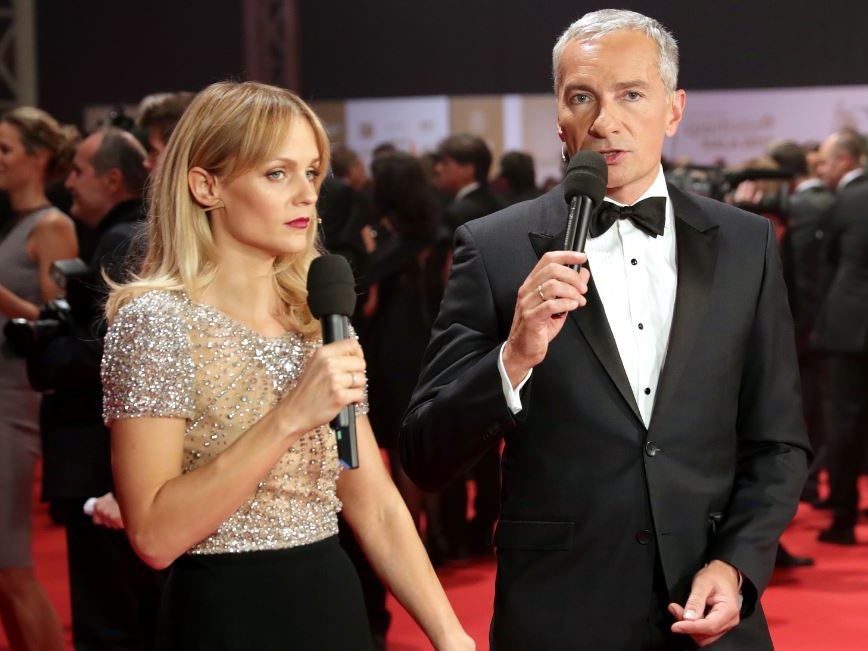 Rainer Pariasek mit Mirjam Weichselbraun. Rainer Pariasek mit Mirjam Weichselbraun.