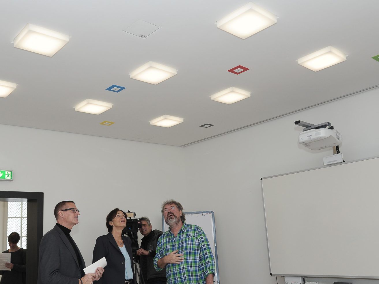 In Schloss Hofen in Lochau wurden zwei "Kunst und Bau"-Projekte offiziell übergeben.