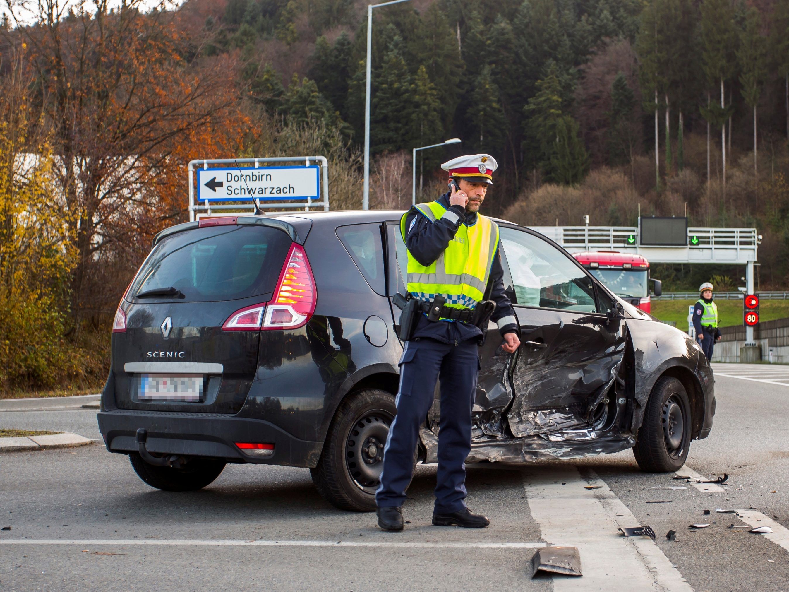 Am Freitag Vormittag kam es zu einem Zusammenstoß zweier Pkw vor dem Achraintunnel. Am Freitag Vormittag kam es zu einem Zusammenstoß zweier Pkw vor dem Achraintunnel.