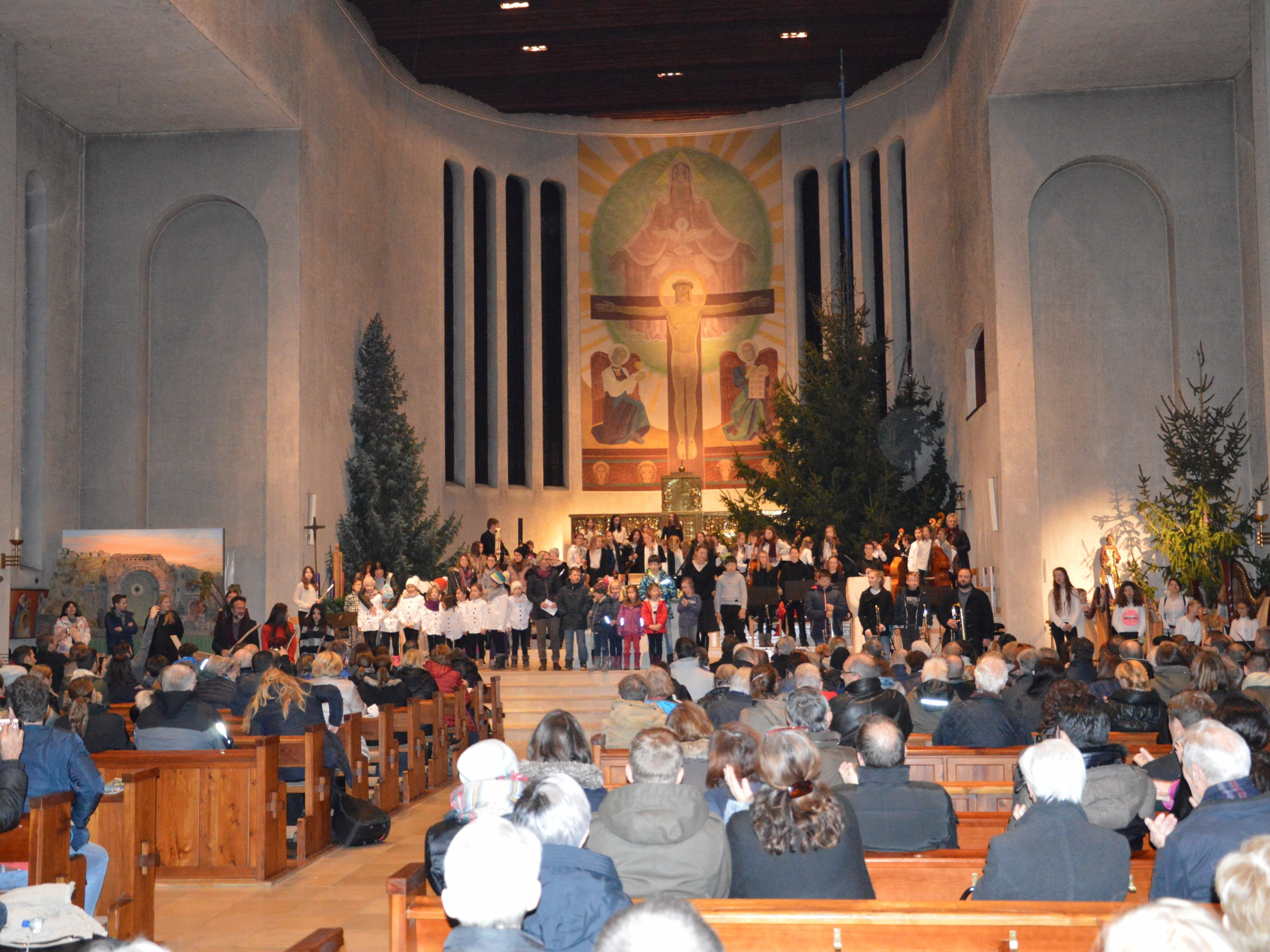 Engel ließen laut erschallen – Weihnachtsbenefizkonzert begeisterte