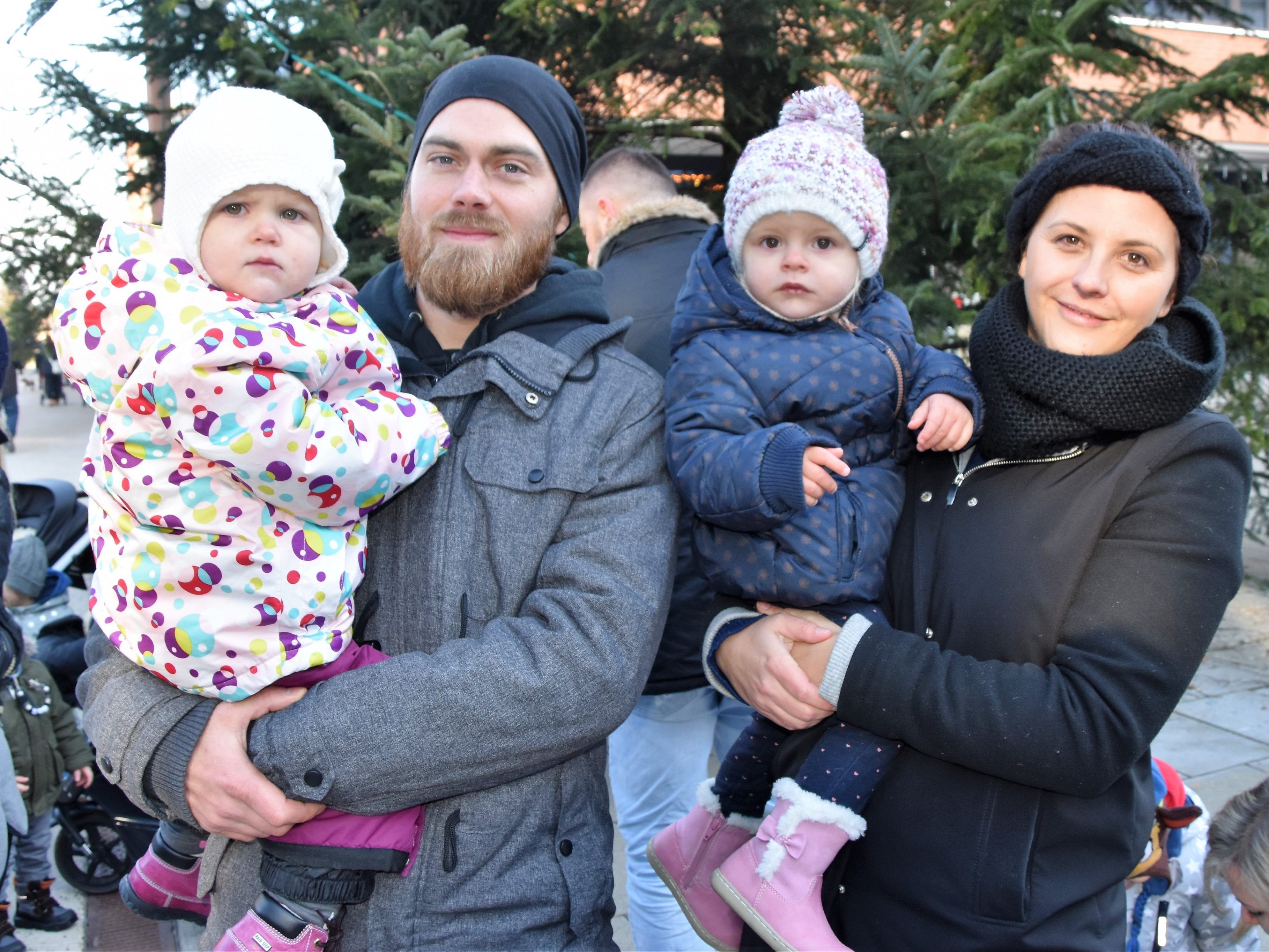 Linea, Daniel, Felia und Johanna freuen sich auf den Nikolaus Linea, Daniel, Felia und Johanna freuen sich auf den Nikolaus