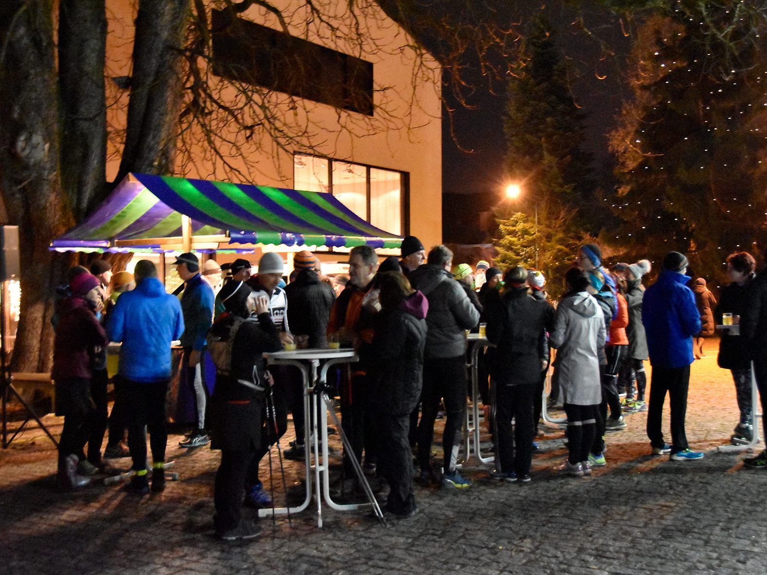 Abschluss der Rankweiler Bewegungstreffs am Marktplatz Rankweil. Abschluss der Rankweiler Bewegungstreffs am Marktplatz Rankweil.