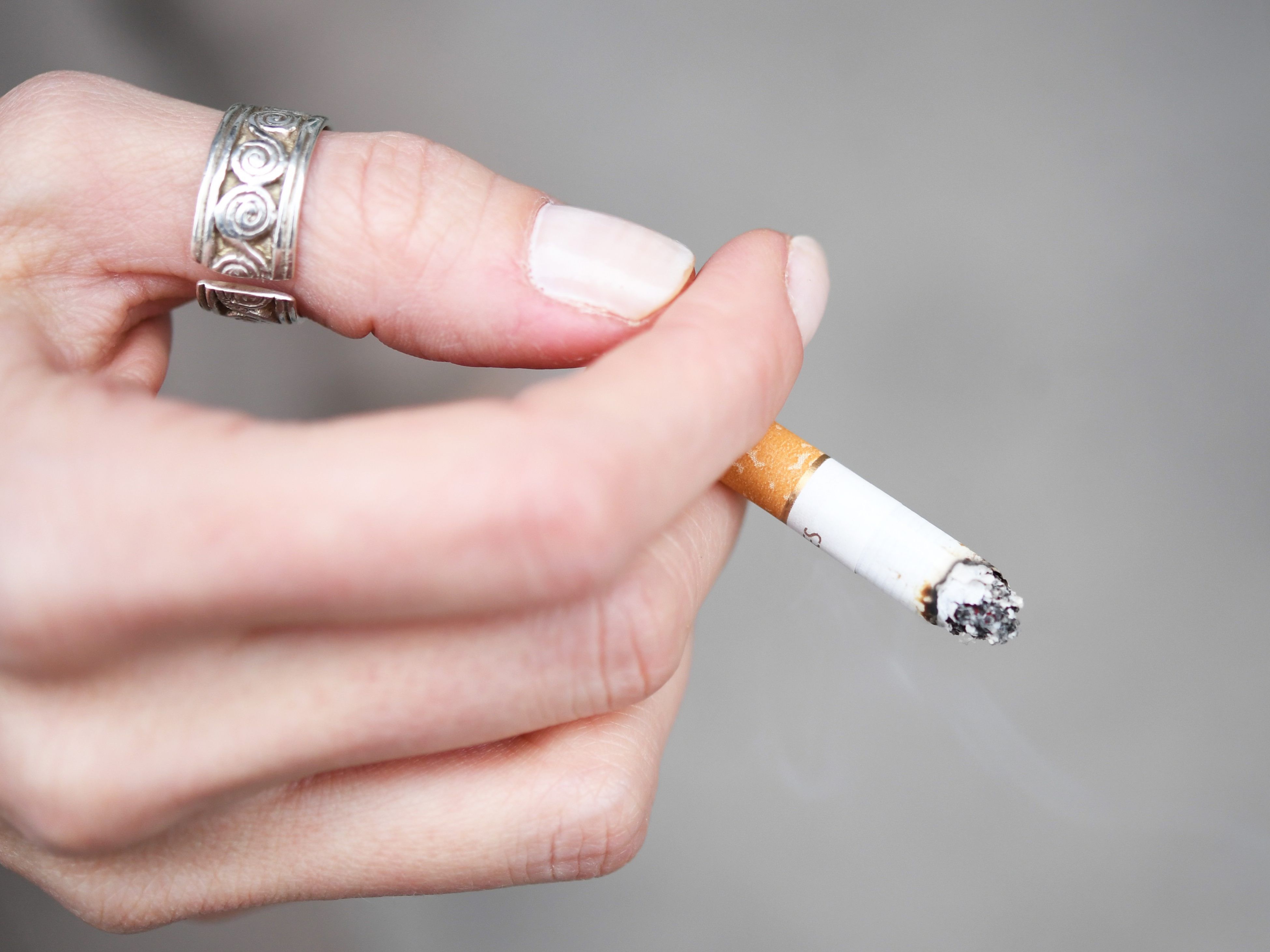 Eine Online-Petition zählt bereits rund 50.000 Unterschriften gegen die neue Raucher-Regelung.