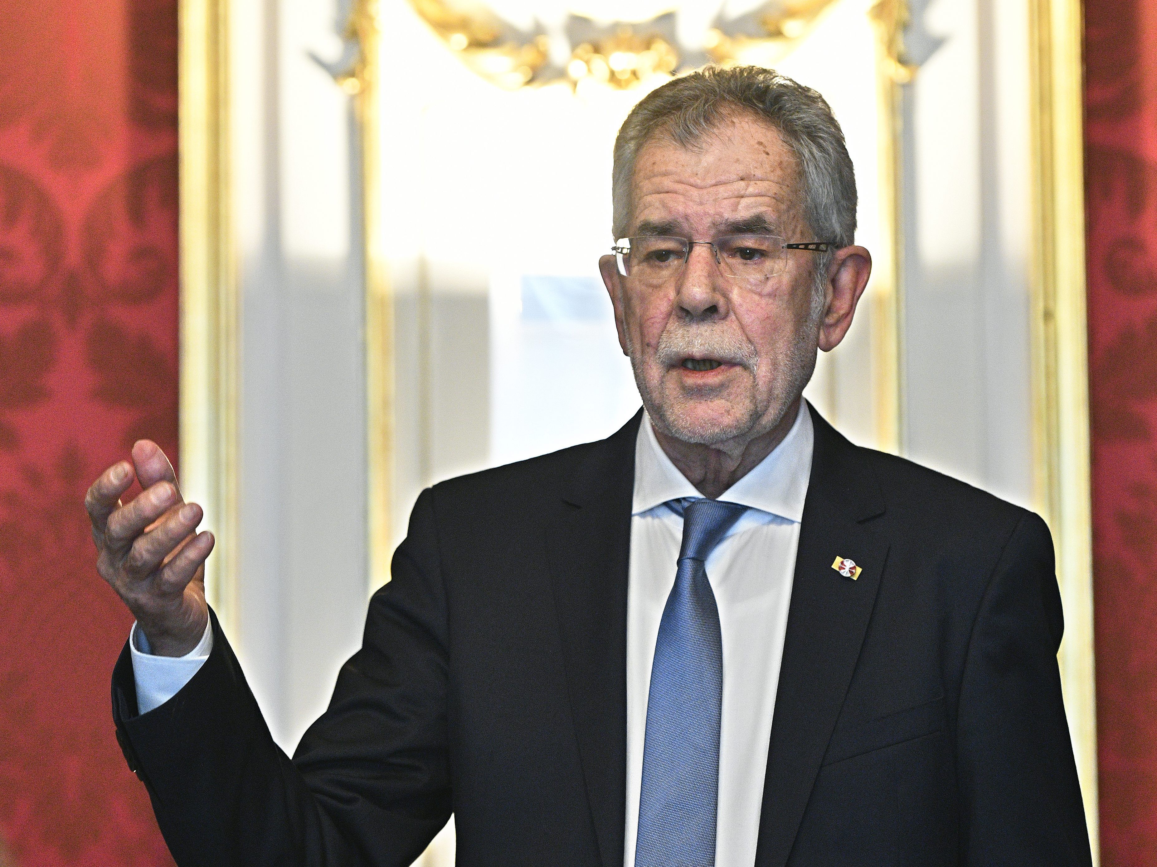 Bundespräsident Alexander Van der Bellen beim Gespräch mit Journalisten