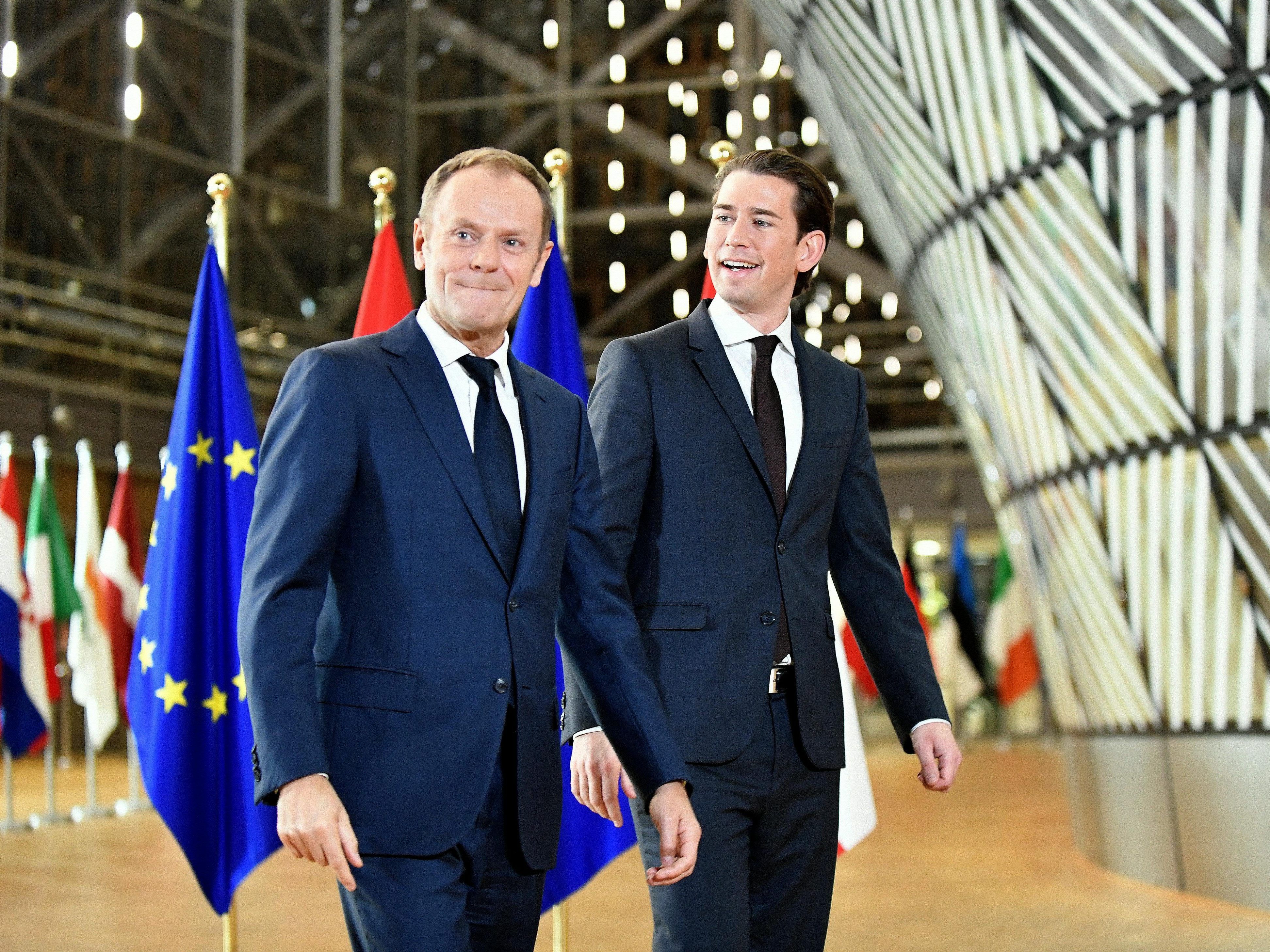 Sebastian Kurz (r.) bekräftigte vor Donald Tusk seine pro-europäische Linie
