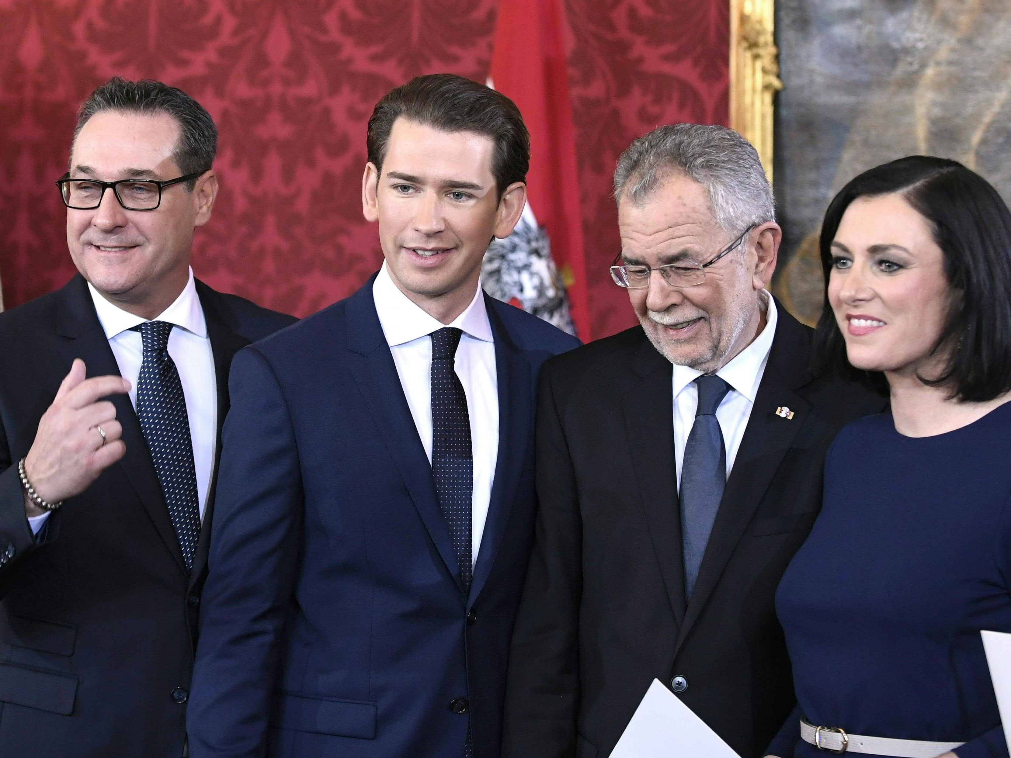 Angelobung bei guter Stimmung in der Hofburg