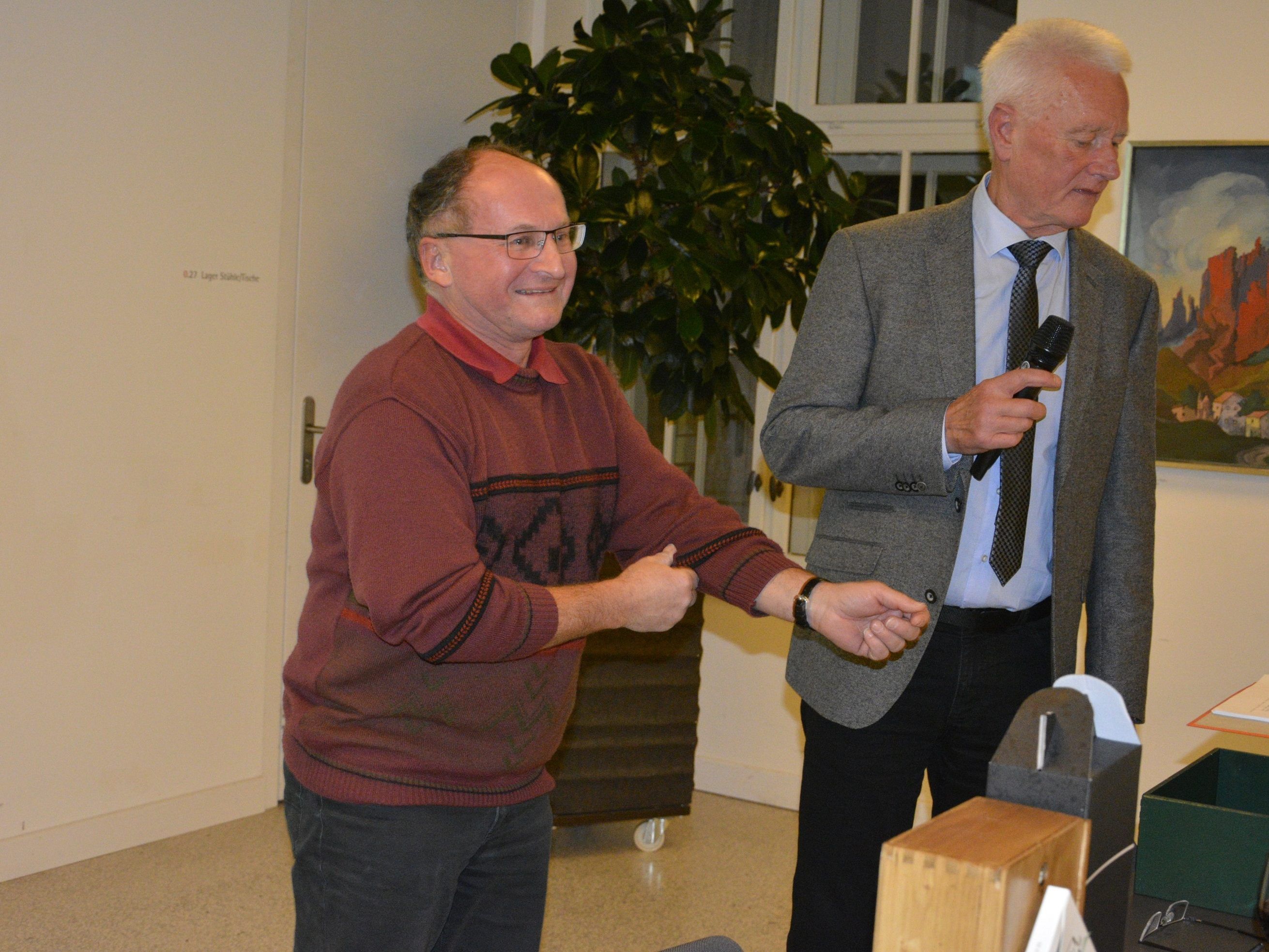 Nun wird DI Günter Nagel als Obmann die Ärmel hochkrempeln und das Werk seines Vorgängers mit vereinten Kräften fortsetzen. Nun wird DI Günter Nagel als Obmann die Ärmel hochkrempeln und das Werk seines Vorgängers mit vereinten Kräften fortsetzen.