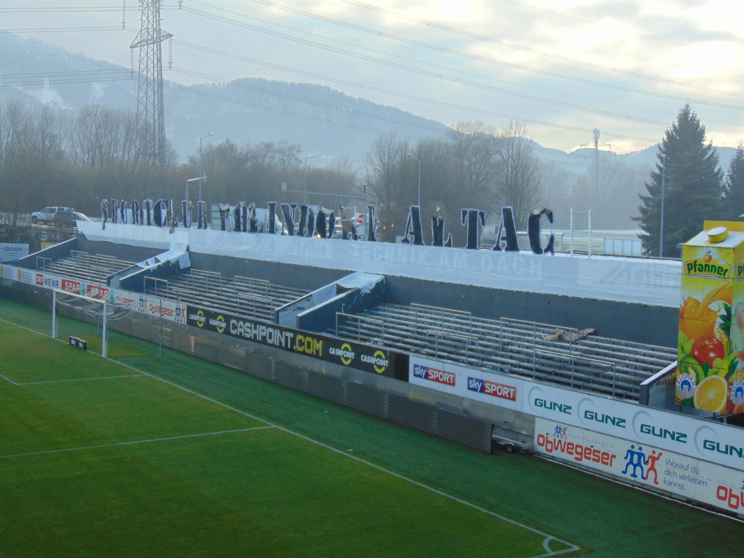 Die Altach Fans bekommen nun ein Dach über ihre Tribüne Die Altach Fans bekommen nun ein Dach über ihre Tribüne