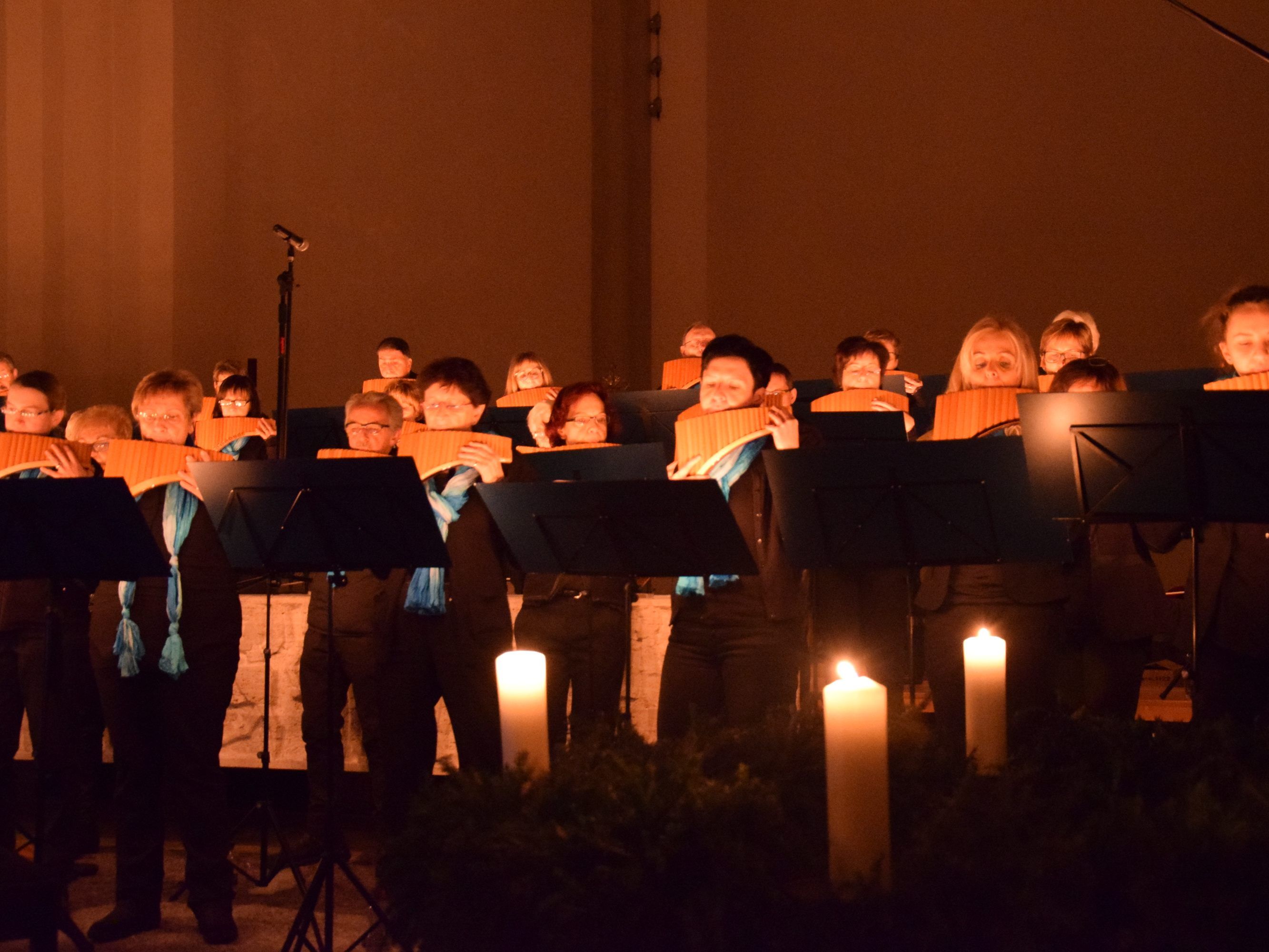 Der Liechtensteinische Panflötenchor spielte für die BORG Werkstatt Der Liechtensteinische Panflötenchor spielte für die BORG Werkstatt